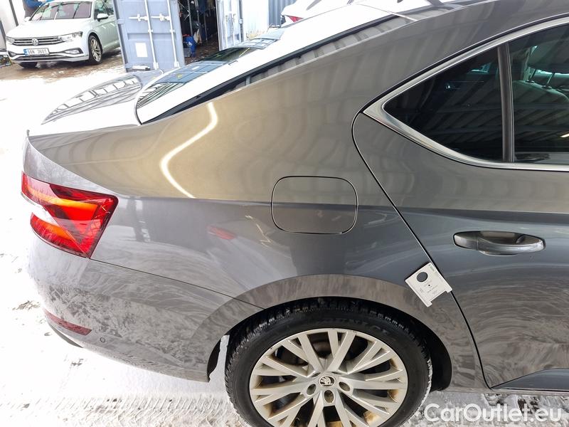  Skoda  Superb  Combi (3T5)(2010) Supe.FL2.0TDI 110 L&K AT #12