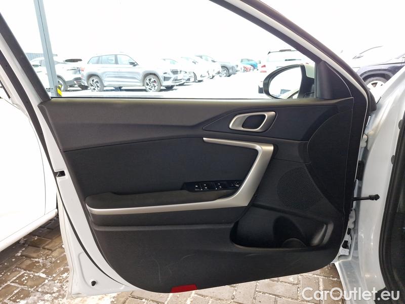 KIA  Cee'd Ceed  (CD) (2018->) Ceed SW 1.0T-GDI 74 Spin 5d #10