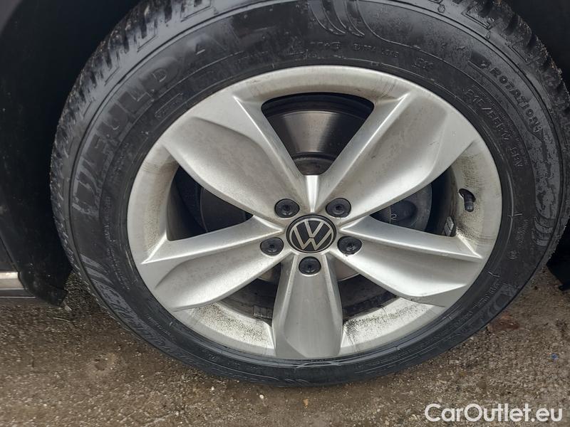  Volkswagen  Passat  Variant (CB5) (2019) Pas.Var.2.0TDI 110 Elegance AT #26