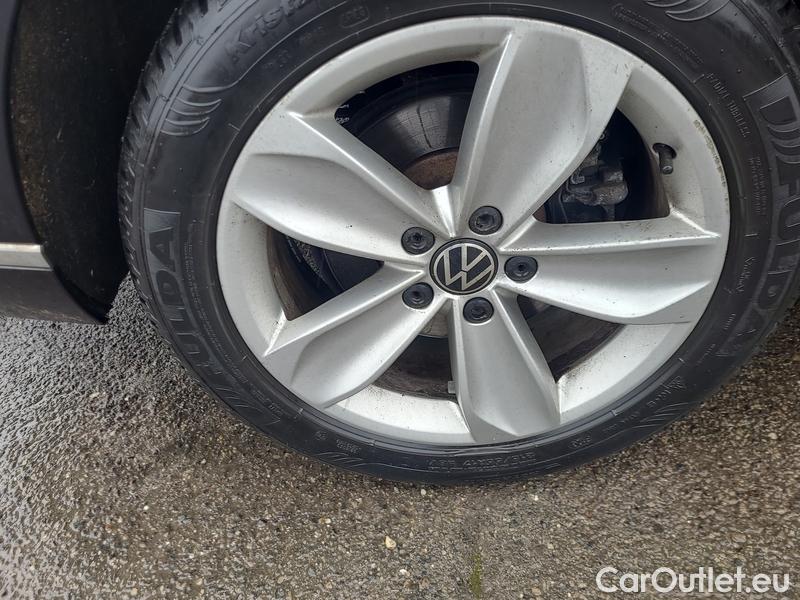  Volkswagen  Passat  Variant (CB5) (2019) Pas.Var.2.0TDI 110 Elegance AT #25