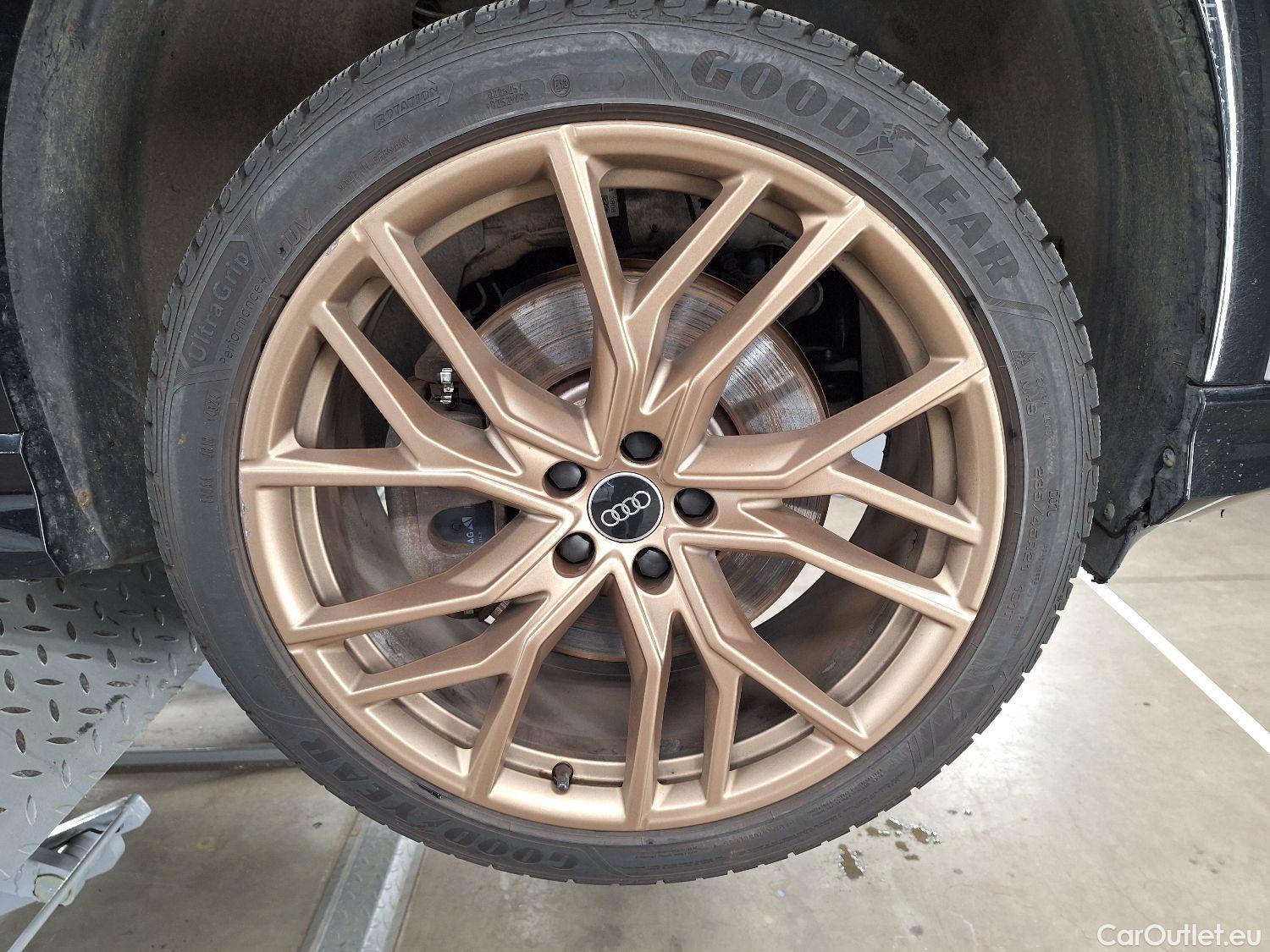  Audi  Q4 E-Tron Audi,  '21 BEV, Audi  40 e-tron Edition One Grey 5d #10