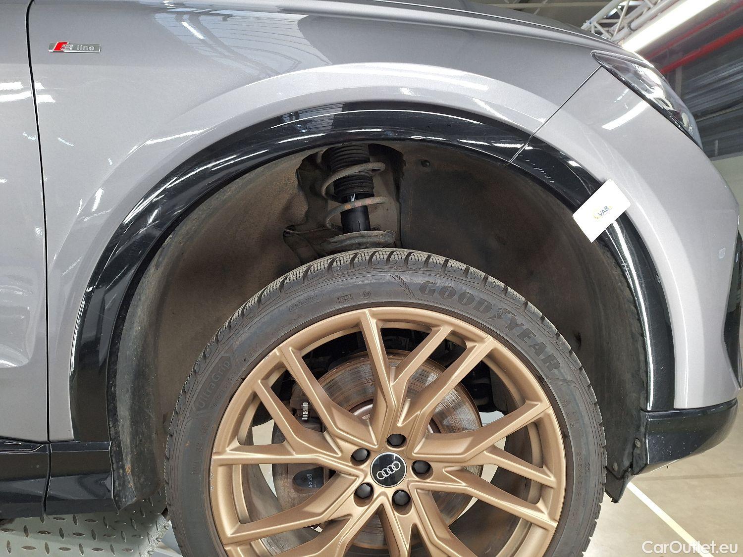  Audi  Q4 E-Tron Audi,  '21 BEV, Audi  40 e-tron Edition One Grey 5d #8