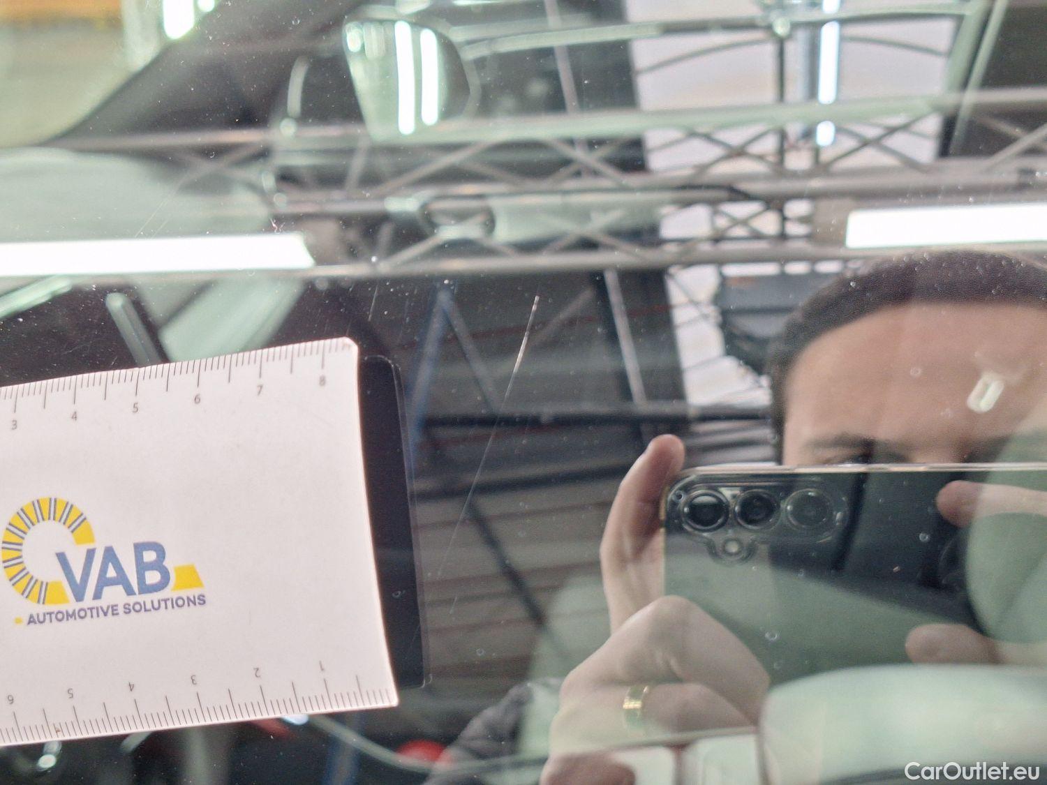  Volvo  XC 40 Volvo, XC40 '17, Volvo XC40 T3 Geartronic Momentum Pro 5d #42