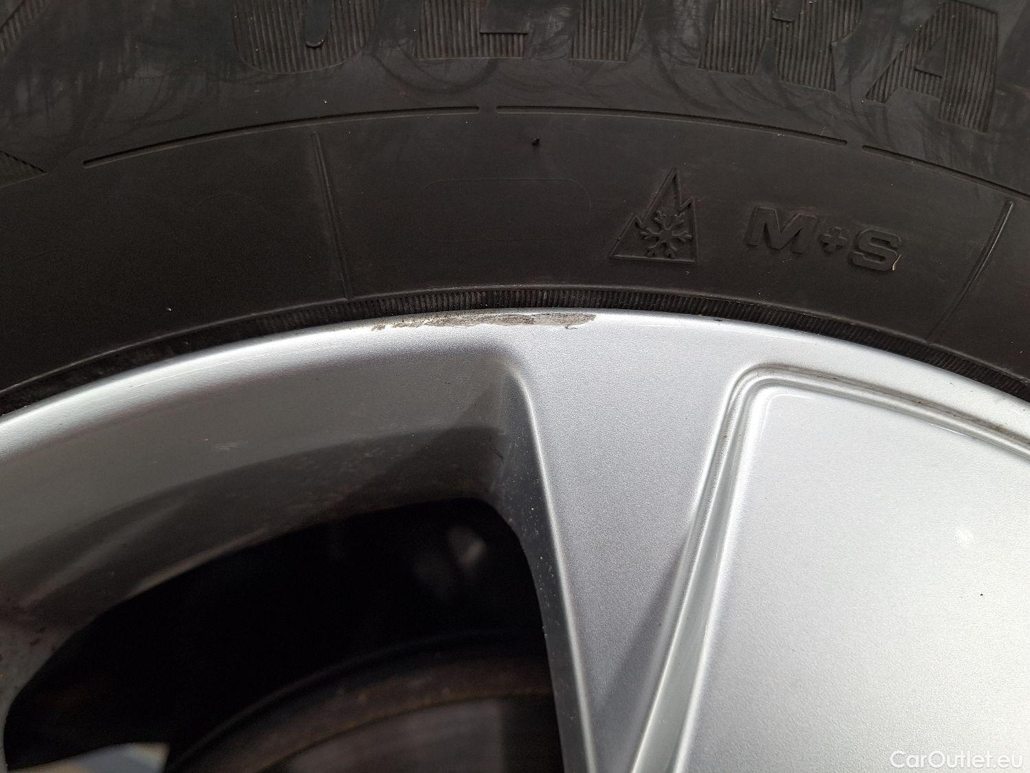  Volvo  XC 40 Volvo, XC40 '17, Volvo XC40 T3 Geartronic Momentum Pro 5d #3