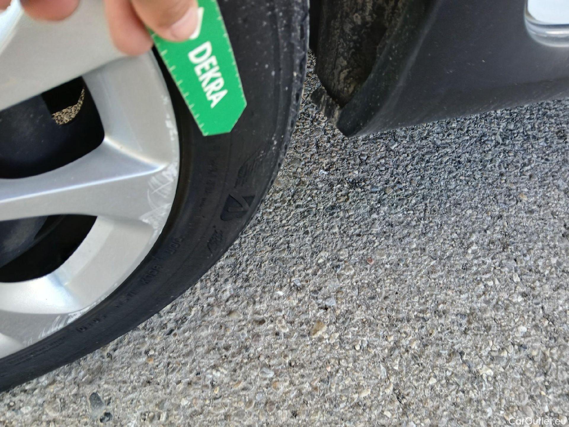  Citroen  C3 CITROEN  / 2020 / 5P / berlina con portón BlueHDi 75KW (100CV) S&S Live Pack #34