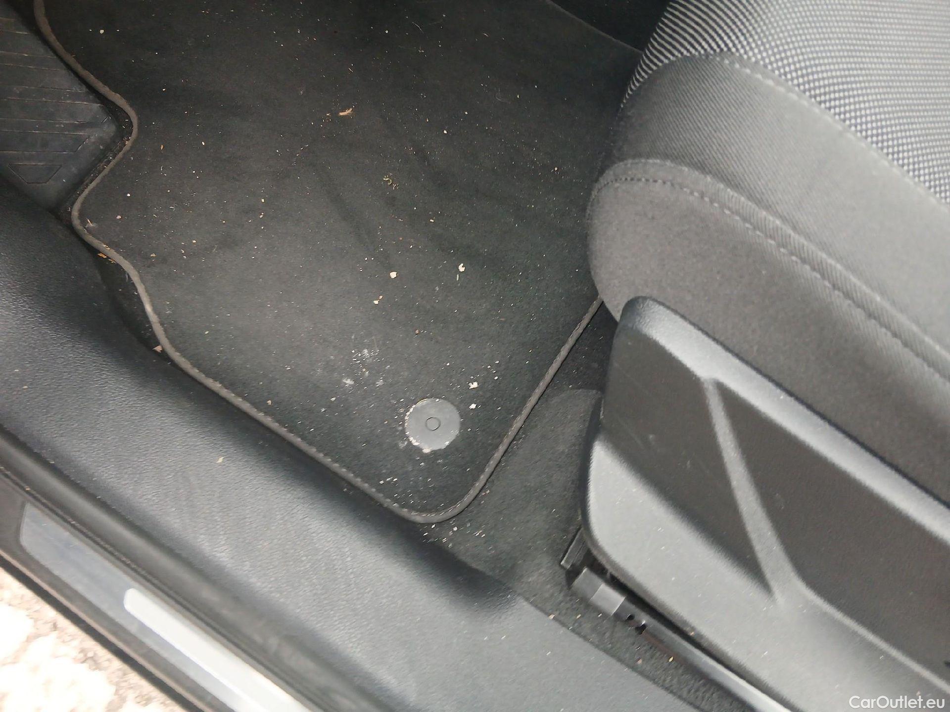  Audi  Q3 AUDI  / 2018 / 5P / todoterreno Advanced 35 TDI 110kW (150CV) #3