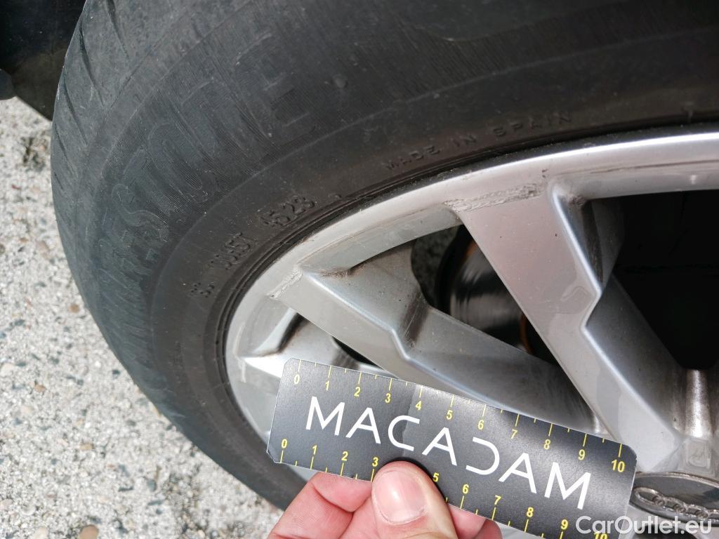  Audi  Q2 AUDI  / 2016 / 5P / todoterreno Design 30 TFSI 85kW (116CV) (AC) #8