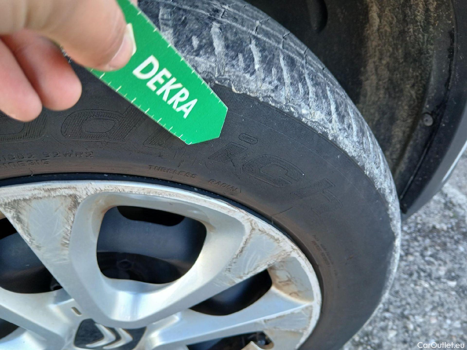  Citroen  C3 CITROEN  / 2020 / 5P / berlina con portón BlueHDi 75KW (100CV) S&S Live Pack #46