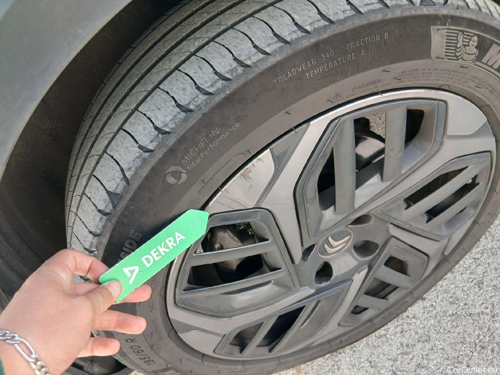  Citroen  C4 CITROEN  / 2020 / 5P / berlina con portón BlueHdi 110 S&S Feel Pack #16