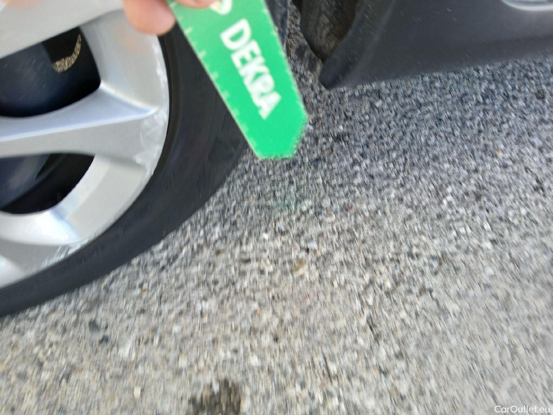  Citroen  C3 CITROEN  / 2020 / 5P / berlina con portón BlueHDi 75KW (100CV) S&S Live Pack #33