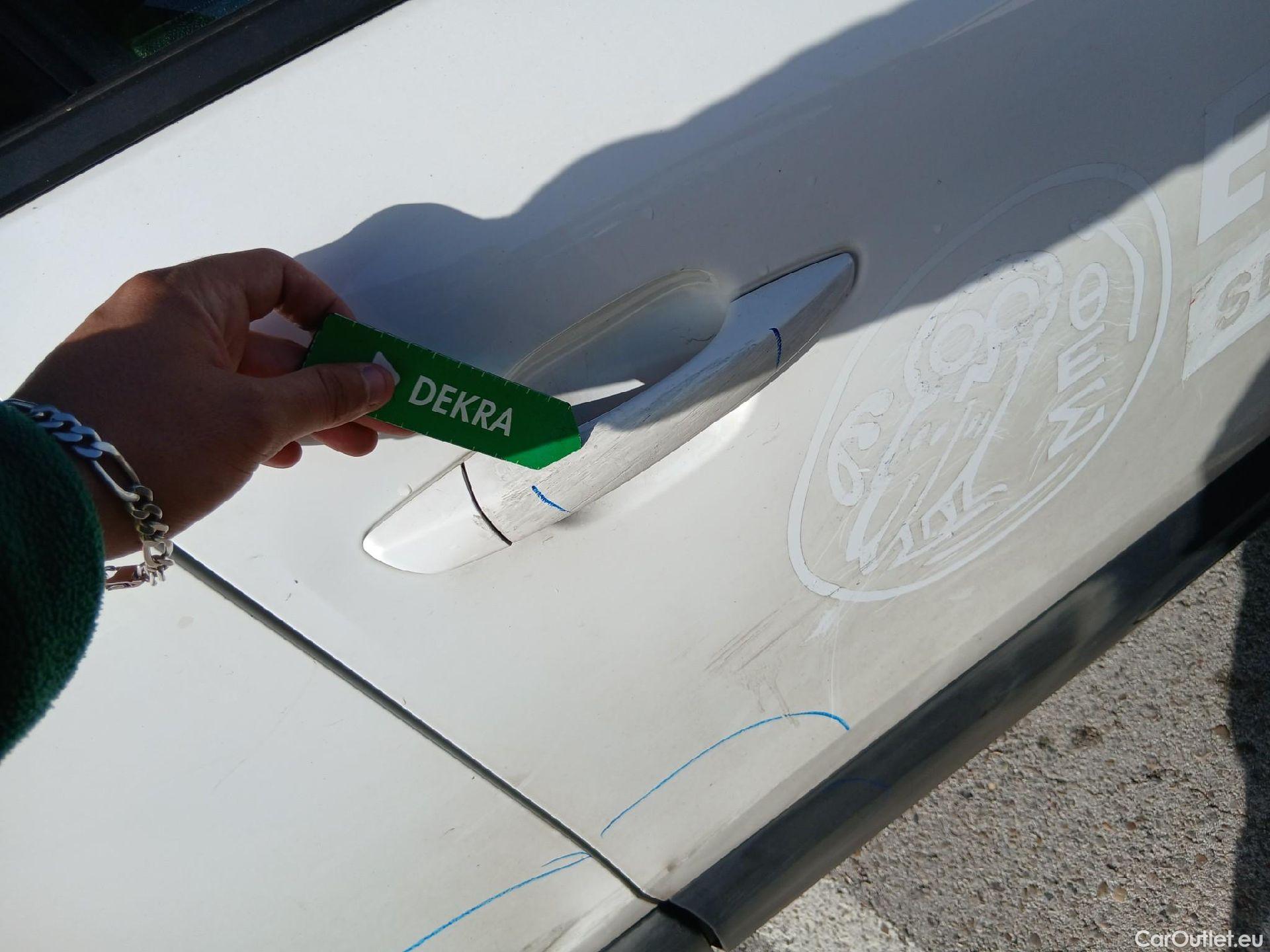  Citroen  C4 CITROEN  / 2020 / 5P / berlina con portón BlueHdi 110 S&S Feel Pack #37