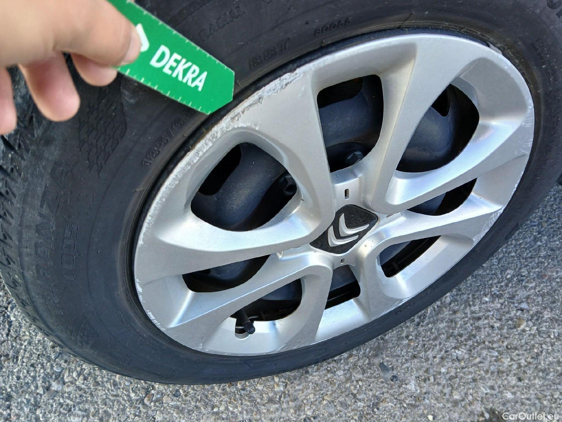  Citroen  C3 CITROEN  / 2020 / 5P / berlina con portón BlueHDi 75KW (100CV) S&S Live Pack #32