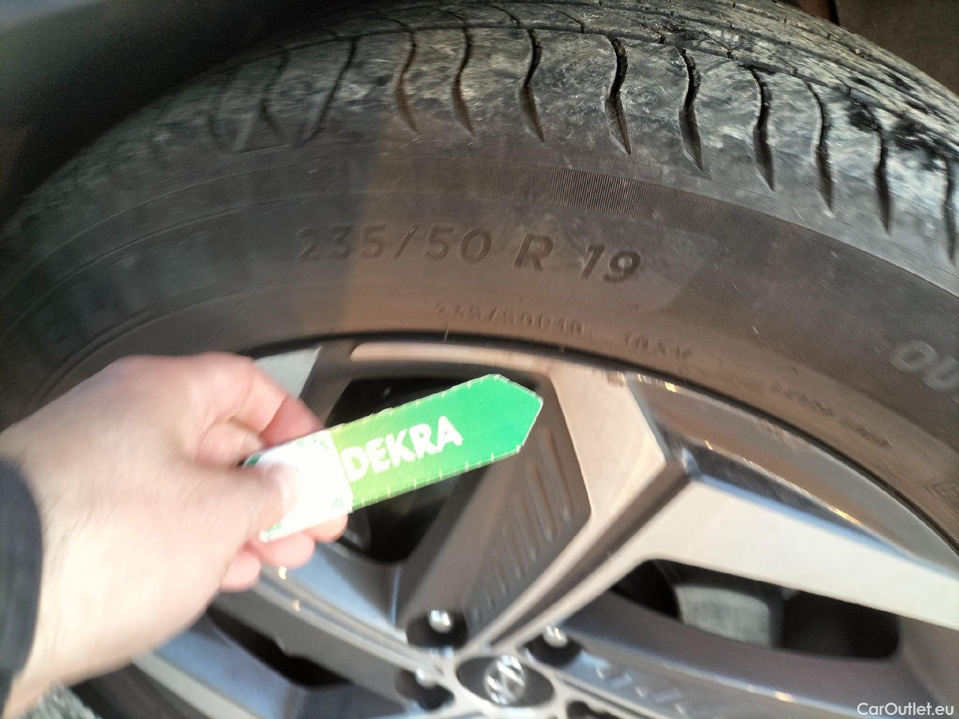  Hyundai  Tucson HYUNDAI  / 2020 / 5P / todoterreno 1.6 TGDI 169kW HEV Tecno Auto 2C #6