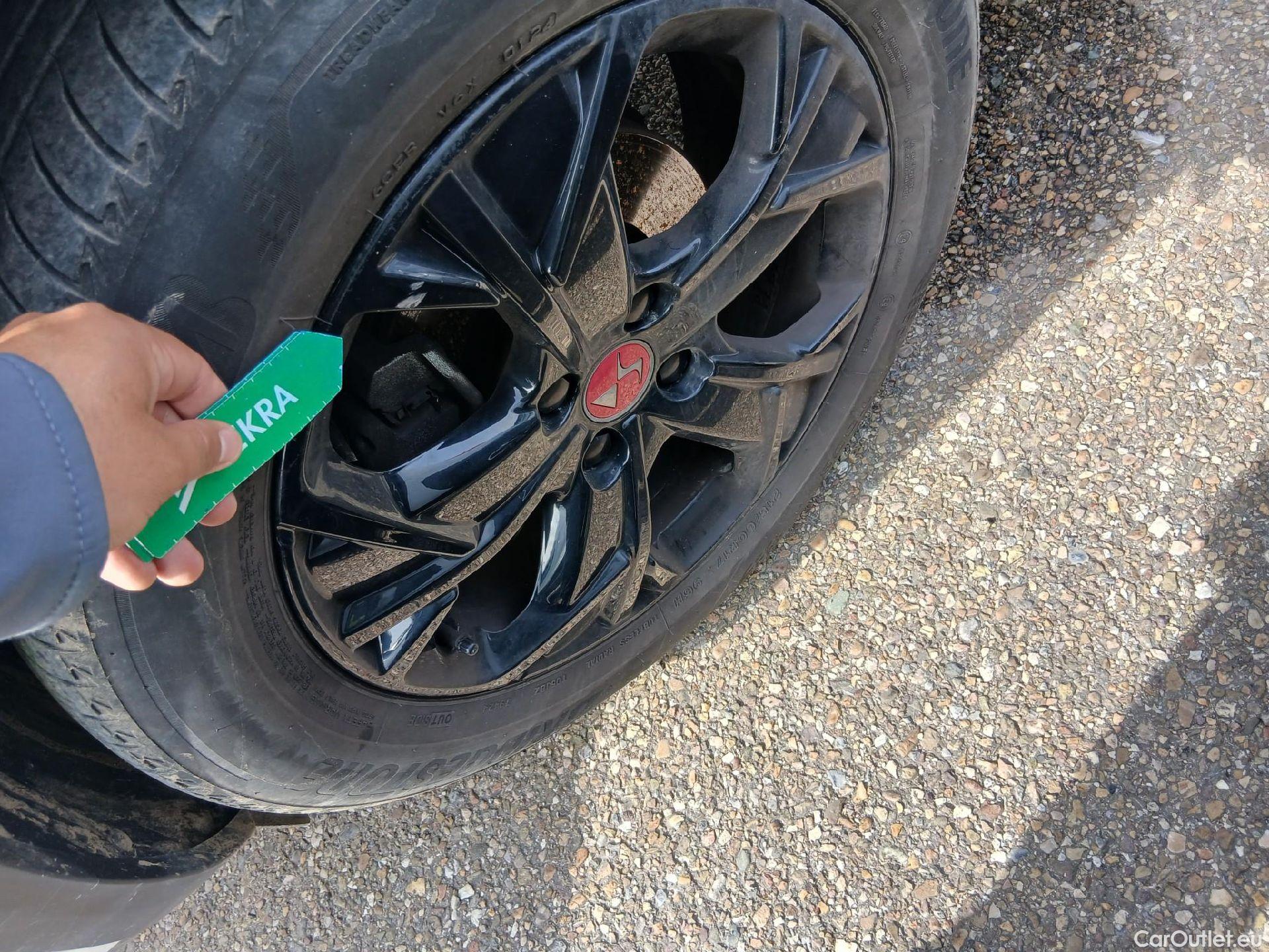  Citroen  DS3 DS DS 3 Crossback / 2018 / 5P / todoterreno PureTech 73 kW Manual PERFORMANCE LINE (AC) #8