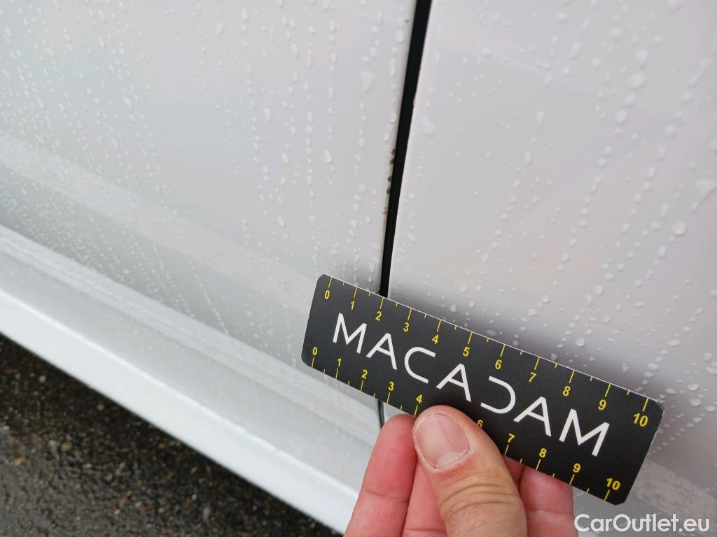  Peugeot  208 PEUGEOT  / 2019 / 5P / berlina con portón BlueHDi 73kW (100CV) Active Pack (AC2) #18