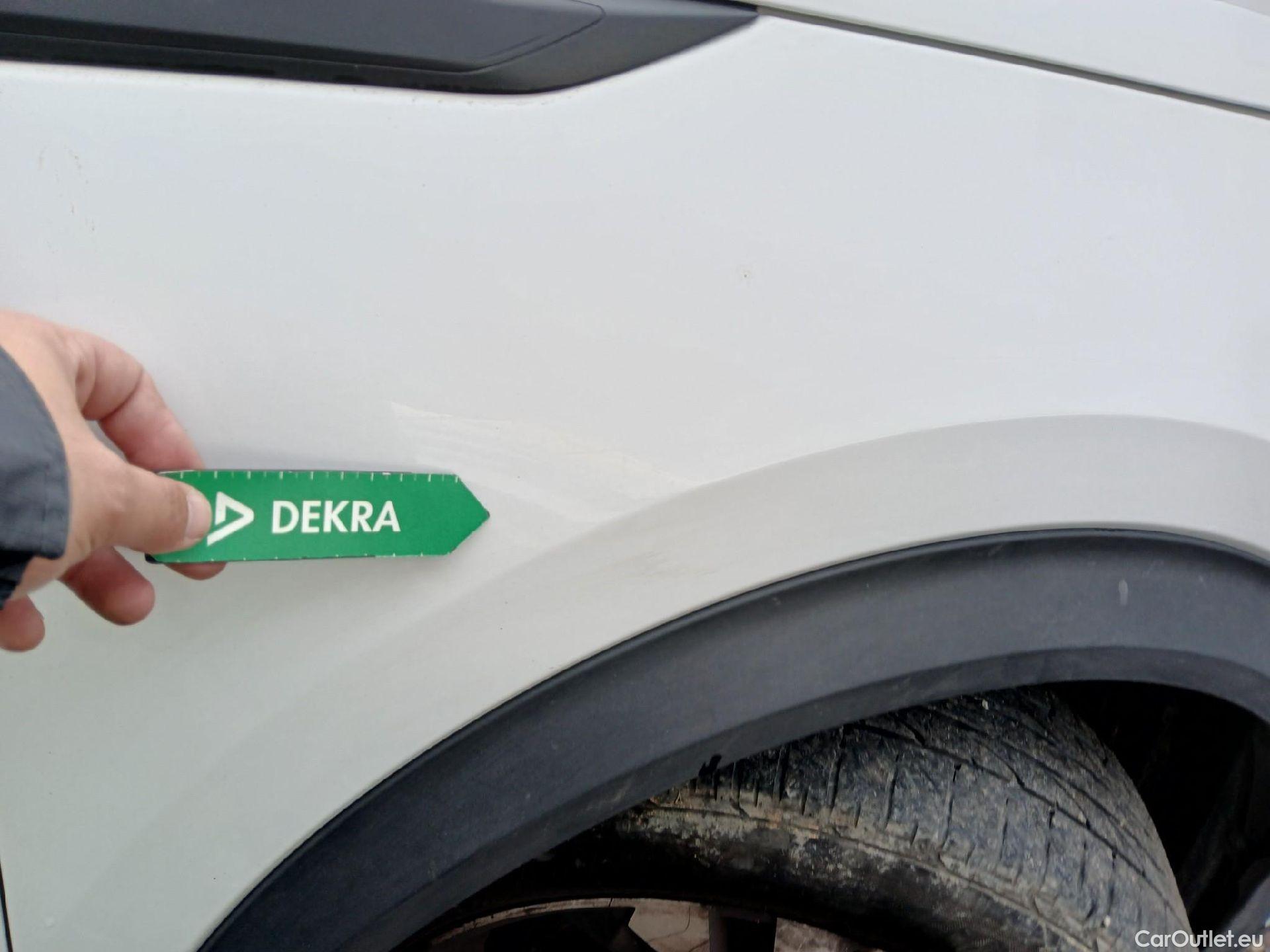  Peugeot  2008 PEUGEOT  / 2019 / 5P / todoterreno Allure BlueHDI 81kW (110CV) #34