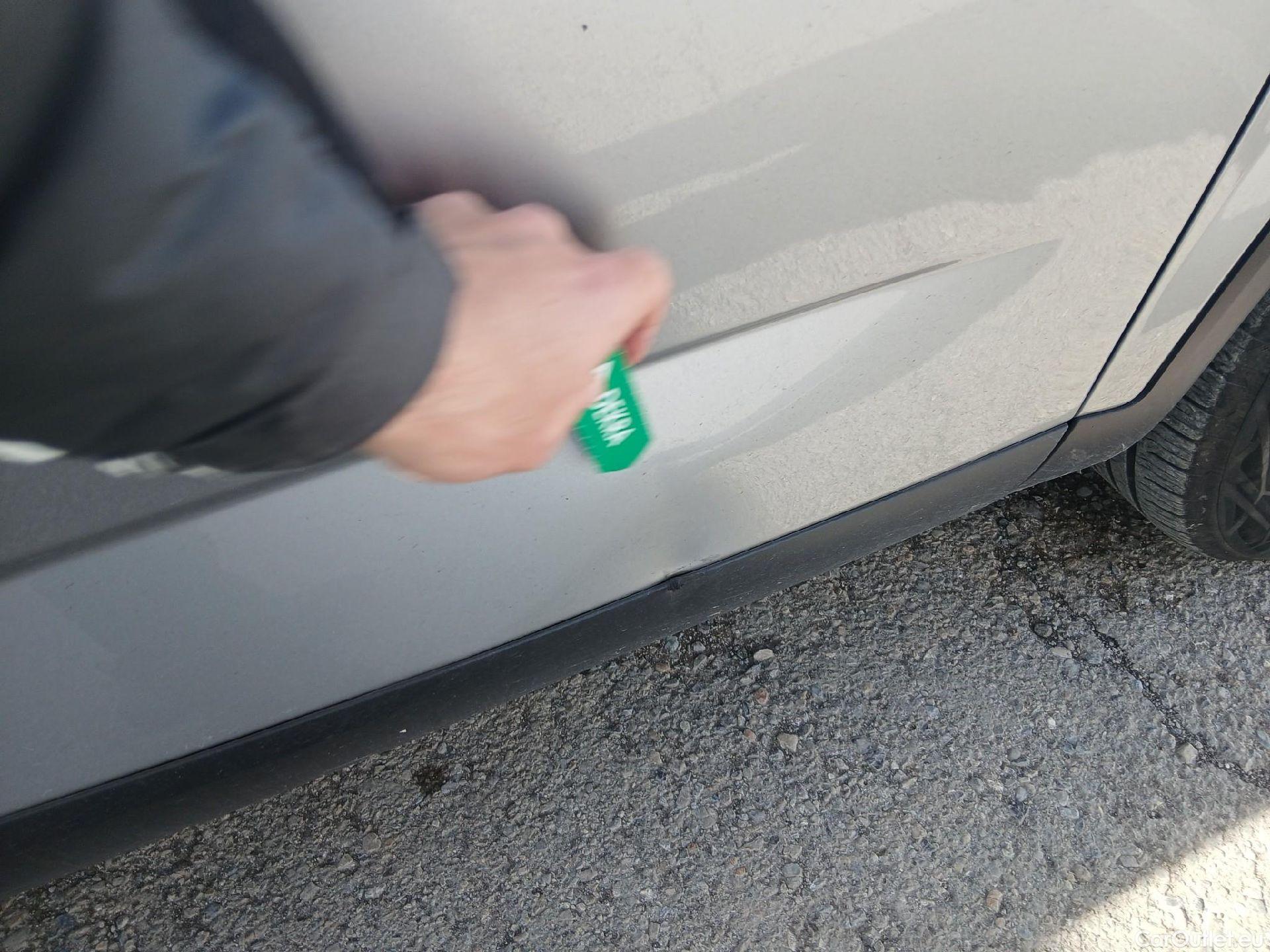  Nissan  Qashqai NISSAN  / 2021 / 5P / todoterreno DIG-T 116kW (158CV) mHEV Xtronic Acenta (AC8) #19