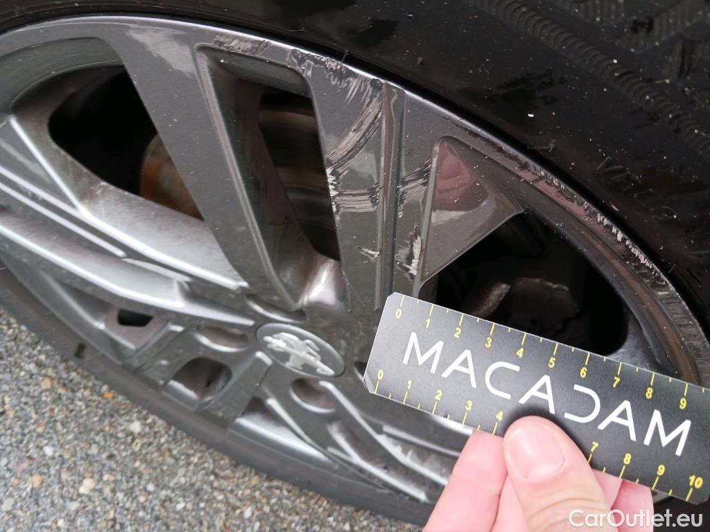  Peugeot  208 PEUGEOT  / 2019 / 5P / berlina con portón BlueHDi 73kW (100CV) Active Pack (AC2) #9