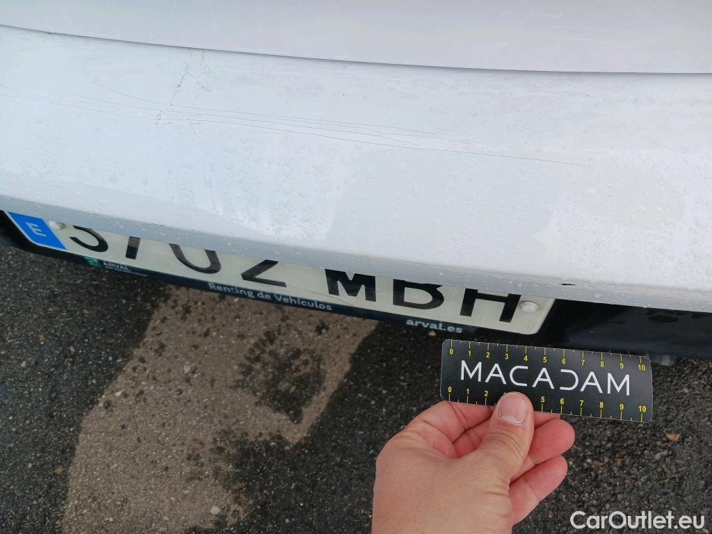  Peugeot  208 PEUGEOT  / 2019 / 5P / berlina con portón BlueHDi 73kW (100CV) Active Pack (AC2) #12