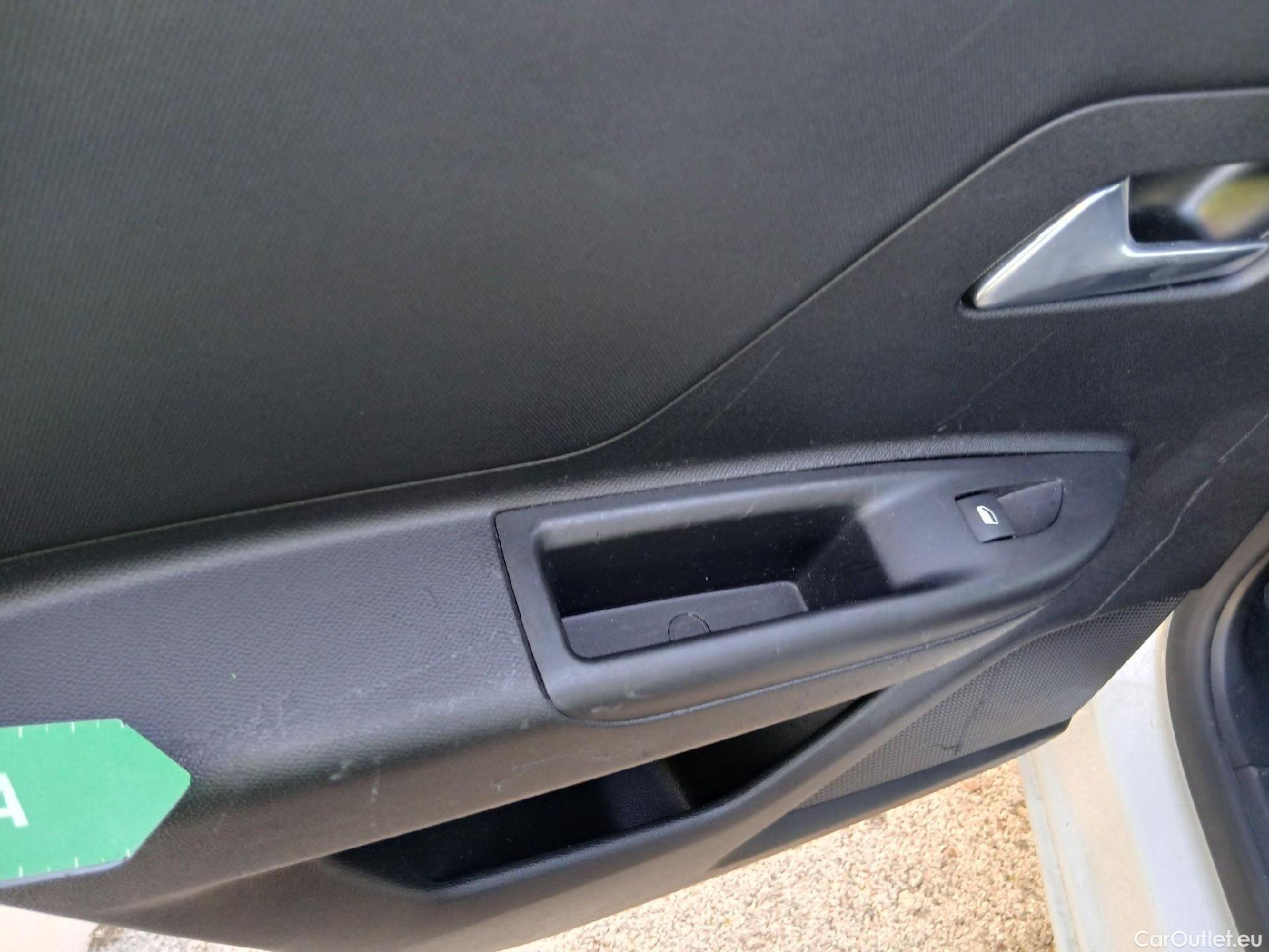  Opel  Mokka OPEL  / 2020 / 5P / todoterreno 1.5 D GS Line (AC) #2