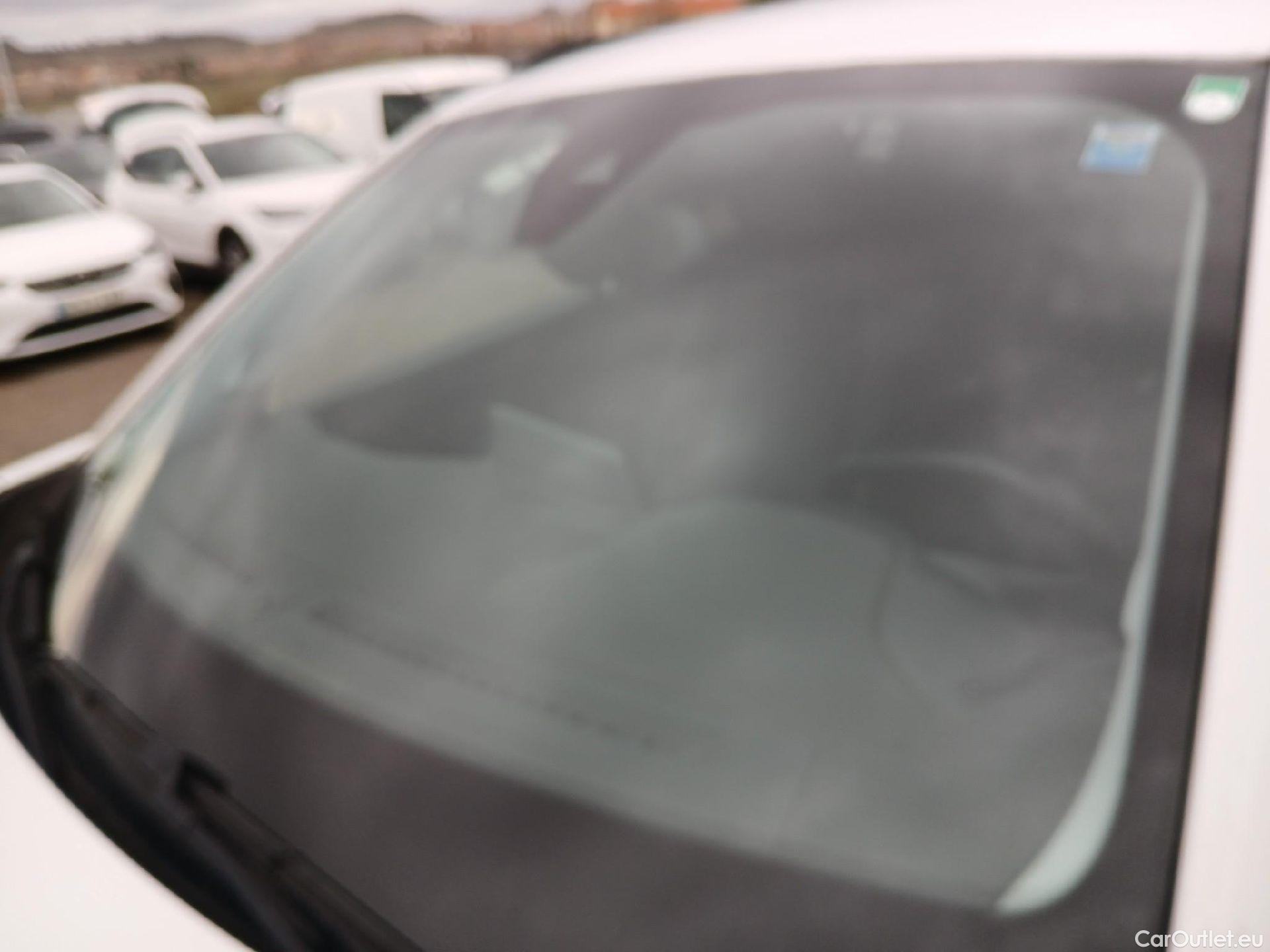  Peugeot  2008 PEUGEOT  / 2019 / 5P / todoterreno Allure BlueHDI 81kW (110CV) #1