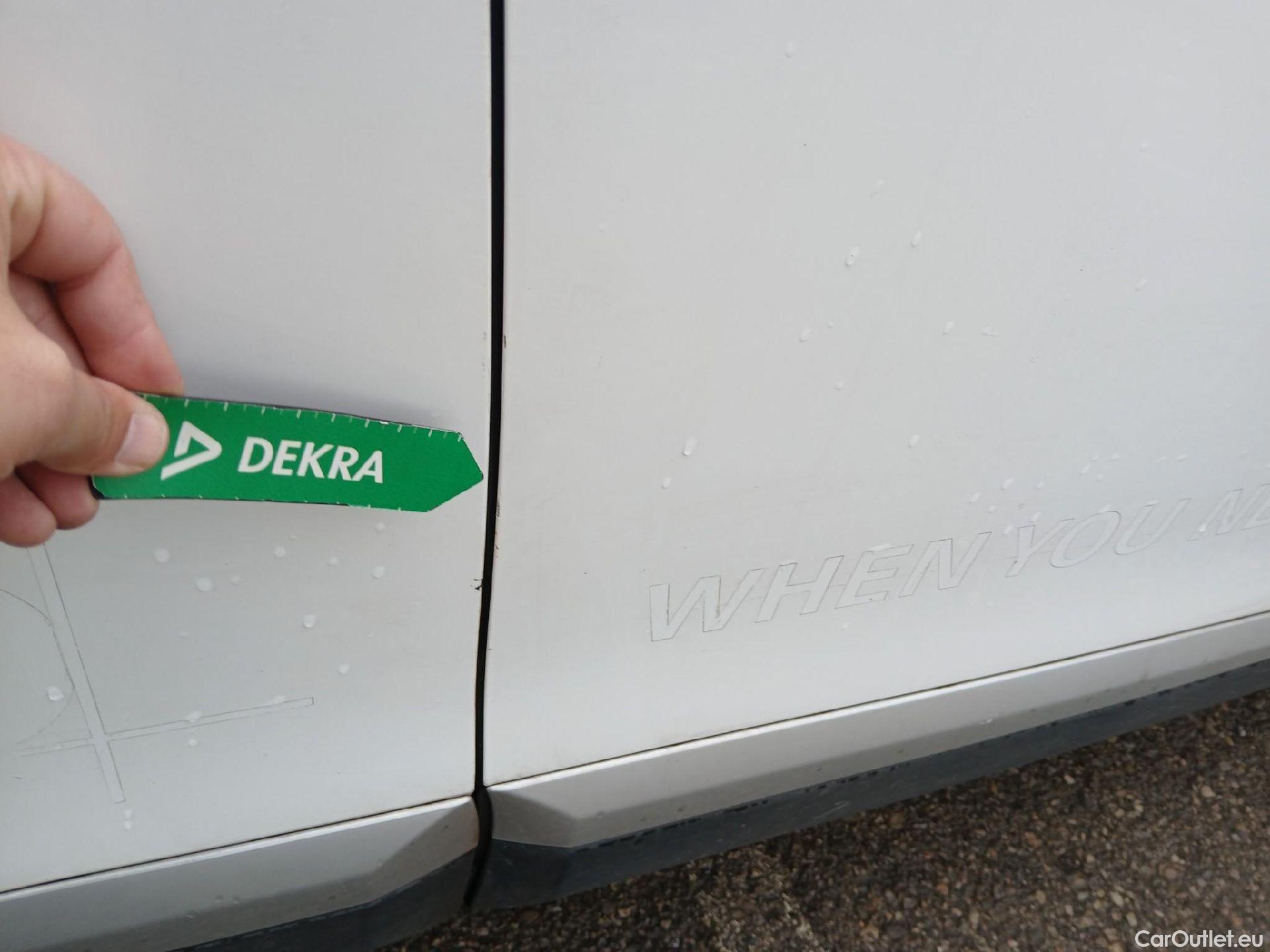  Peugeot  2008 PEUGEOT  / 2019 / 5P / todoterreno Allure BlueHDI 81kW (110CV) #33