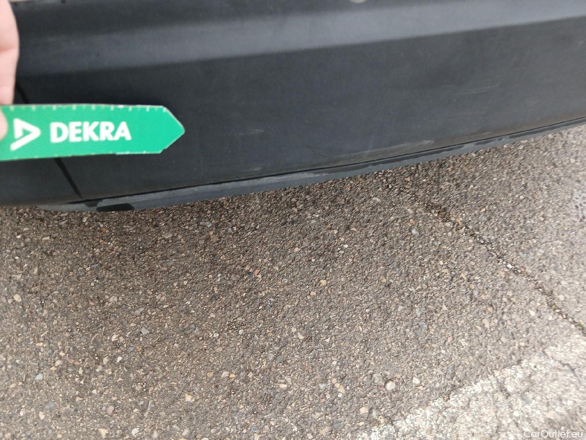  Peugeot  2008 PEUGEOT  / 2019 / 5P / todoterreno Allure BlueHDI 81kW (110CV) #21