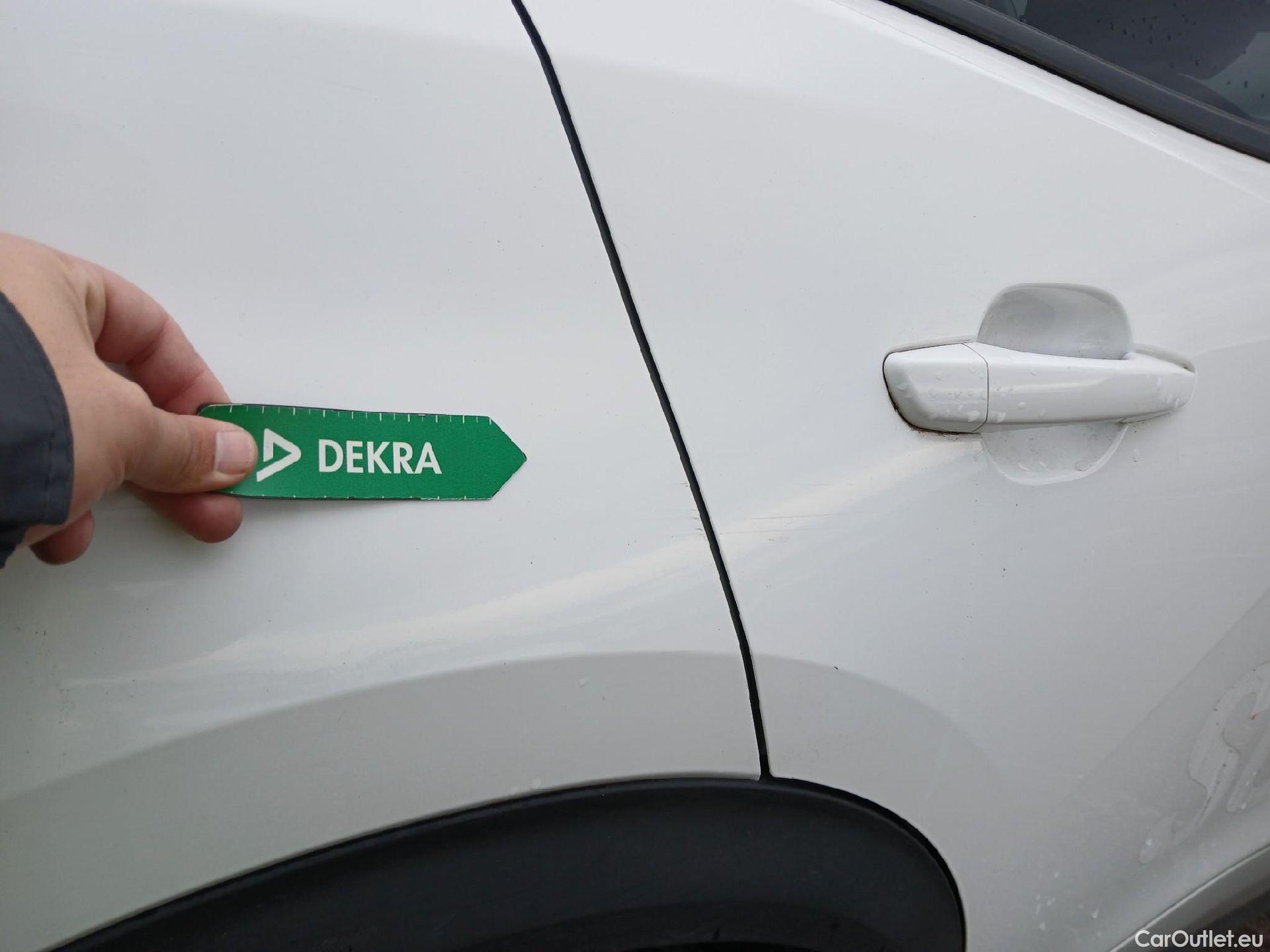  Peugeot  2008 PEUGEOT  / 2019 / 5P / todoterreno Allure BlueHDI 81kW (110CV) #30