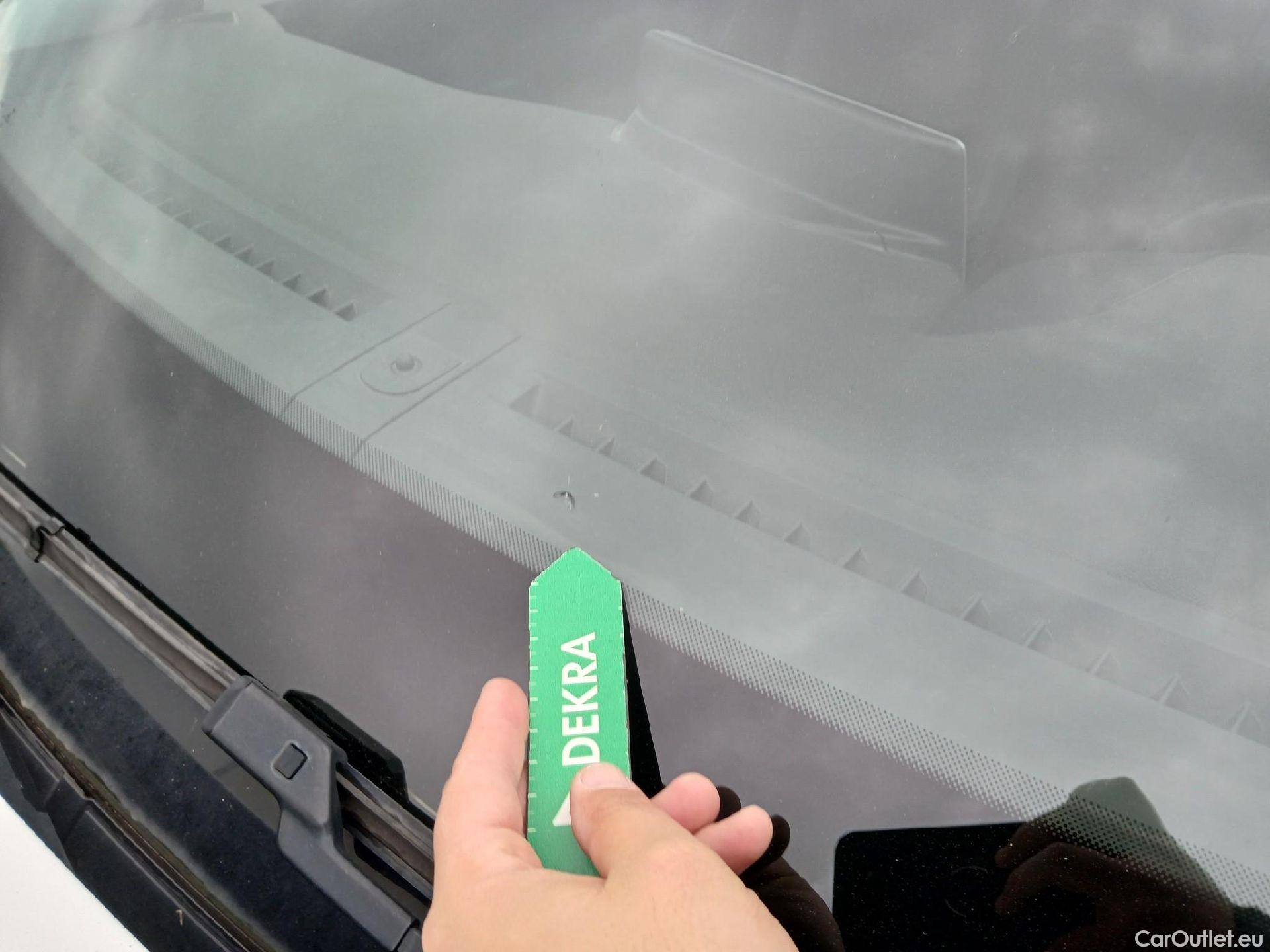  Peugeot  2008 PEUGEOT  / 2019 / 5P / todoterreno Allure BlueHDI 81kW (110CV) #6