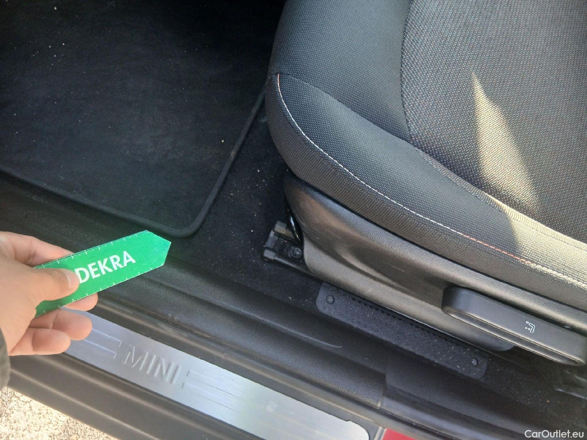  Mini  Cooper MINI MINI / 2021 / 5P / berlina con portón ONE 5 PUERTAS #2