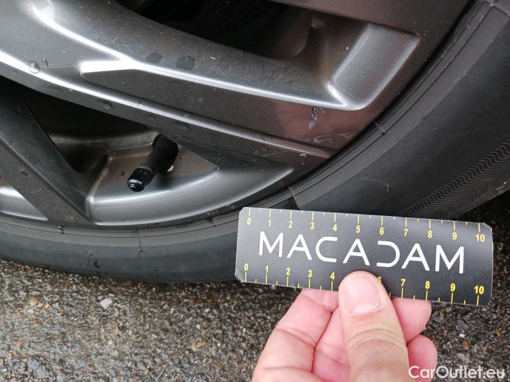  Peugeot  208 PEUGEOT  / 2019 / 5P / berlina con portón BlueHDi 73kW (100CV) Active Pack (AC2) #20