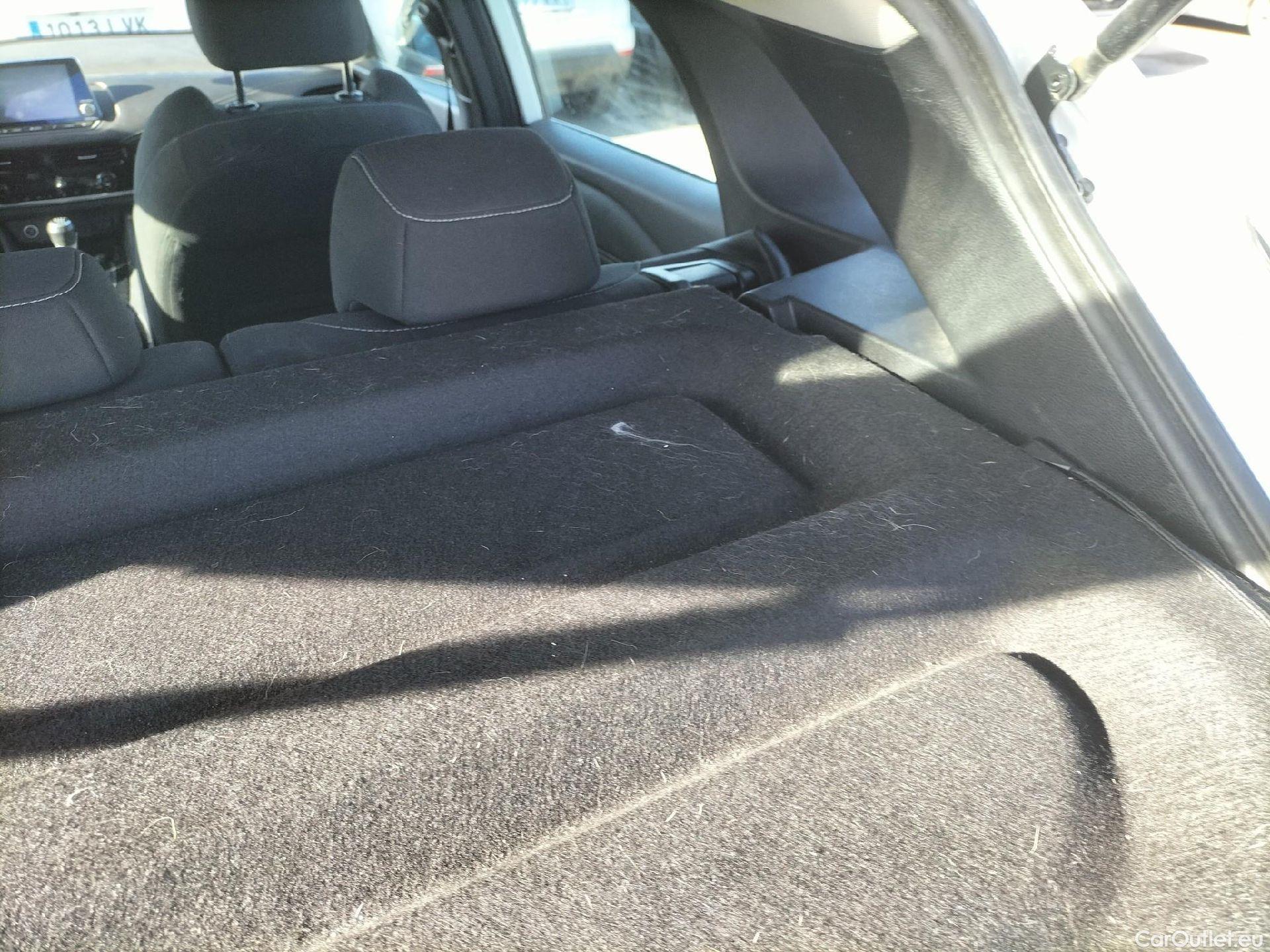  Nissan  Qashqai NISSAN  / 2021 / 5P / todoterreno DIG-T 103kW (140CV) mHEV 4x2 Acenta #32