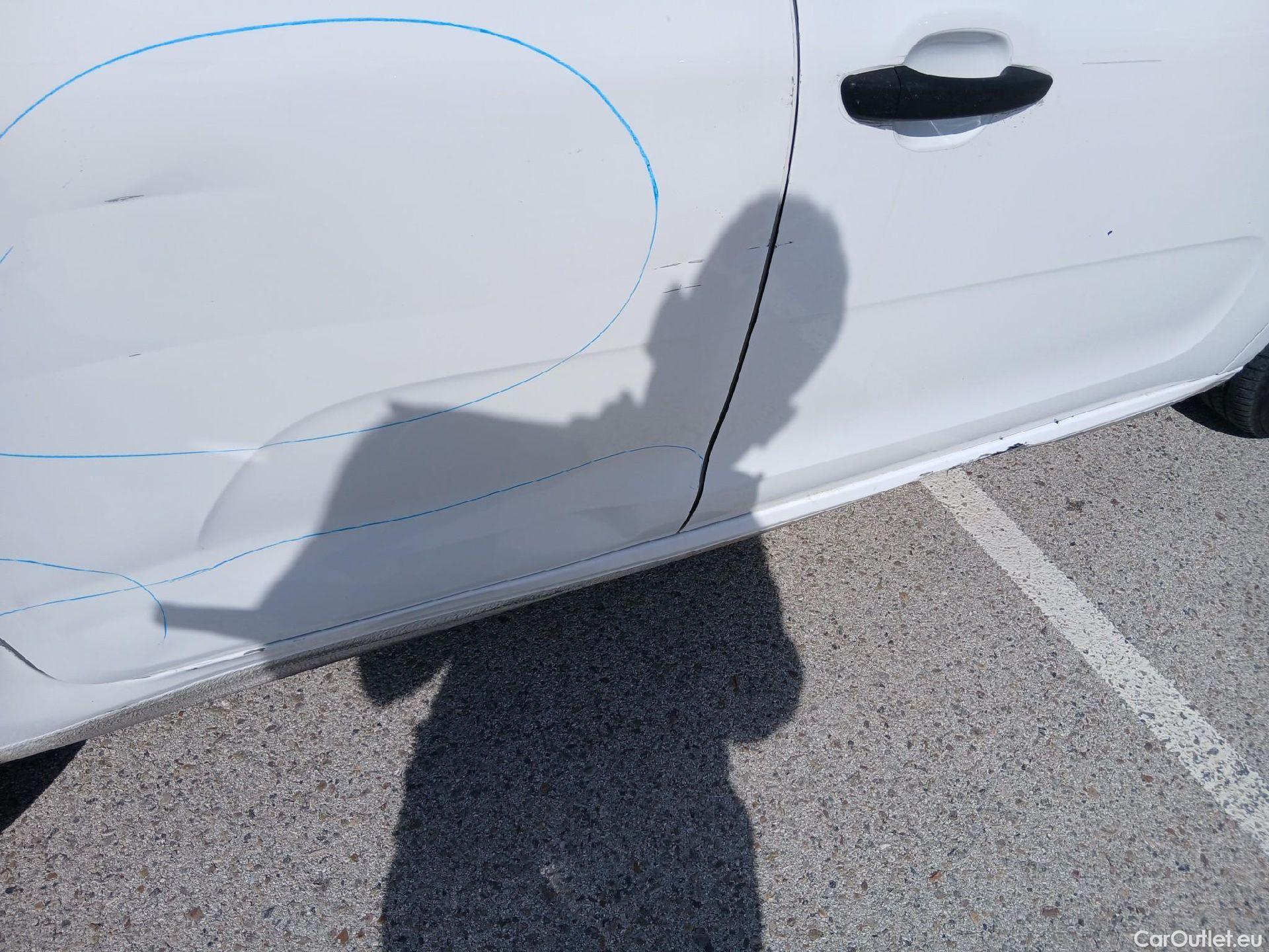  Citroen  C3 CITROEN  / 2016 / 5P / berlina comercial BlueHDi 73KW (100CV) S&S Comercial #26