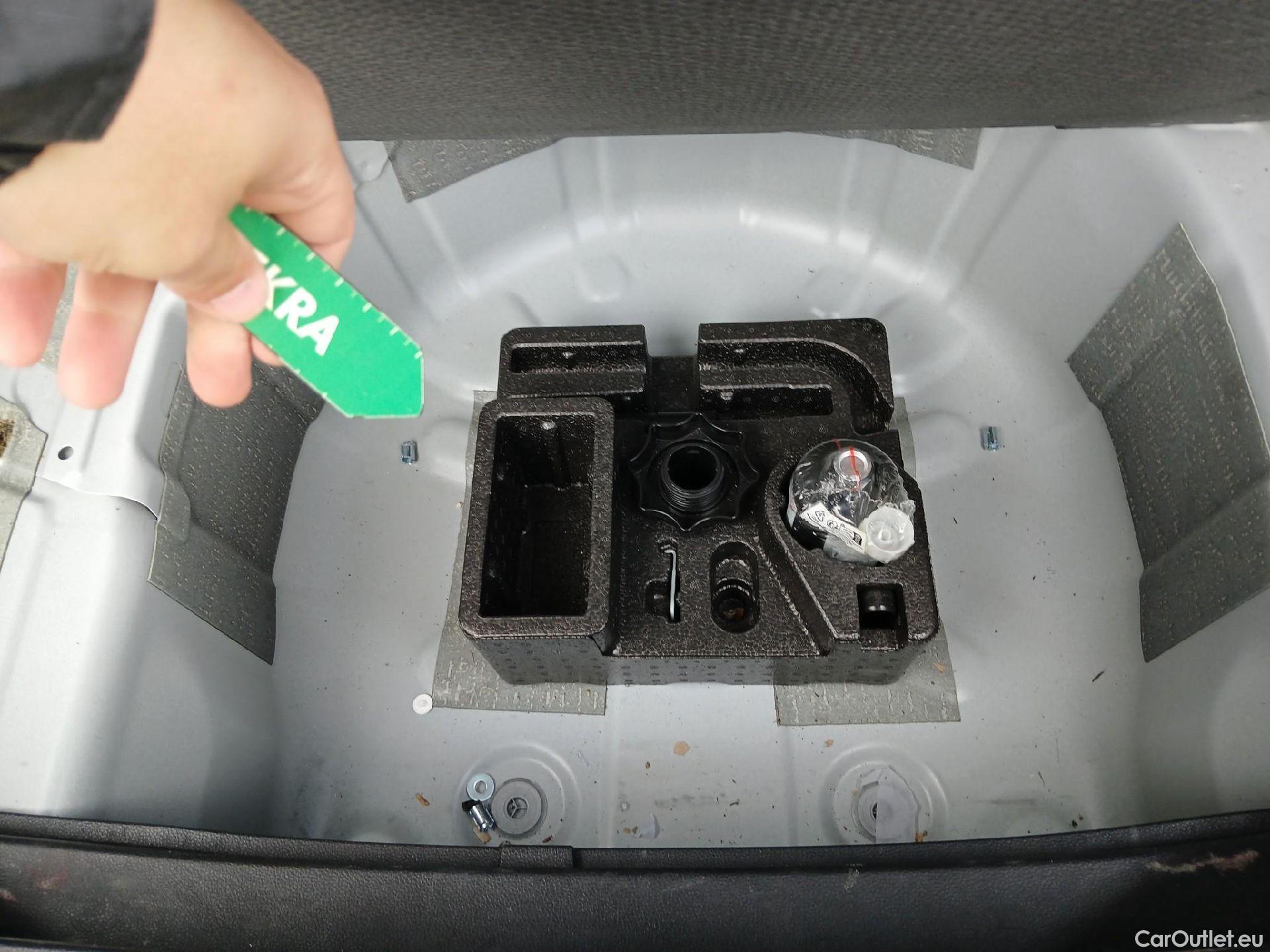  Seat  Arona SEAT  / 2021 / 5P / todoterreno 1.0 TSI 70kW (95CV) Reference XM #9