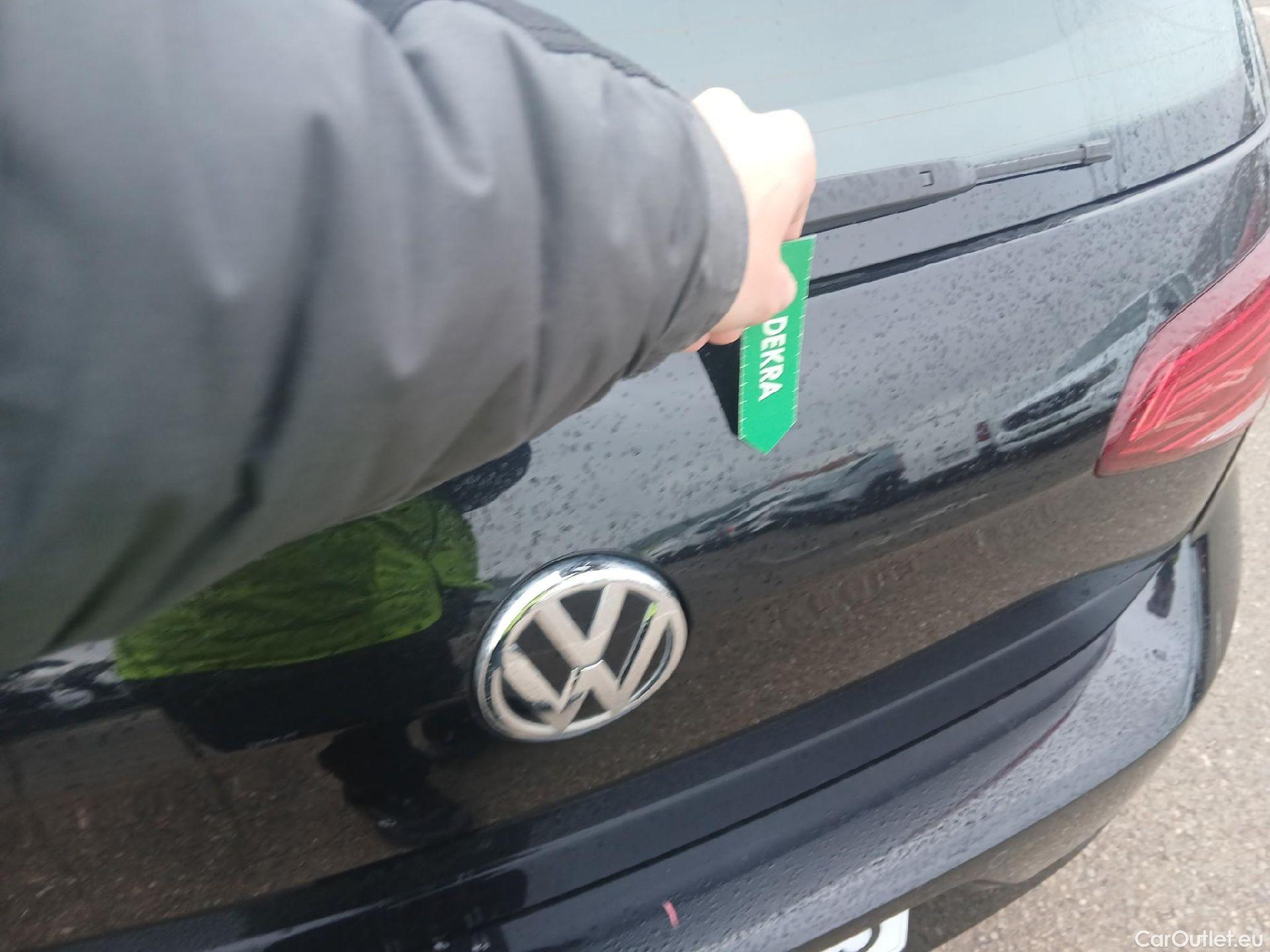  Volkswagen  Golf  VOLKSWAGEN / 2016 / 5P / berlina con portón Last Edition 1.6 TDI 85kW (115CV) #16