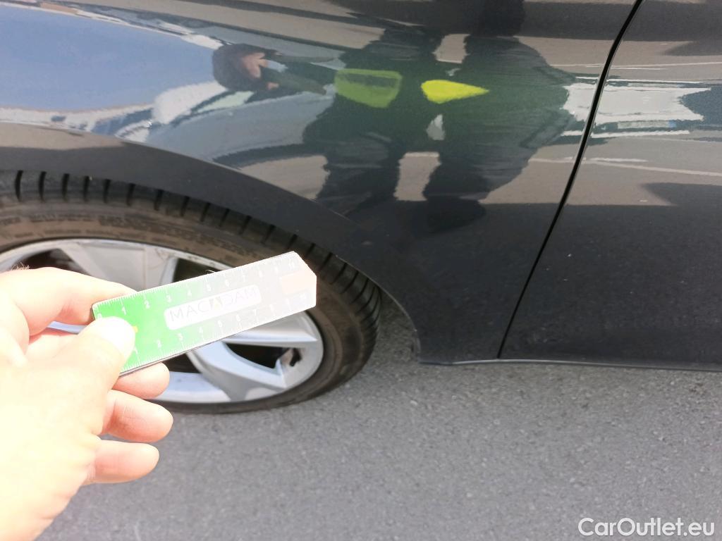  Land Rover  Discovery SEAT Nuevo León / 2020 / 5P / berlina con portón 1.5 eTSI 110kW DSG-7 S&S FR Go XL(SP) #28