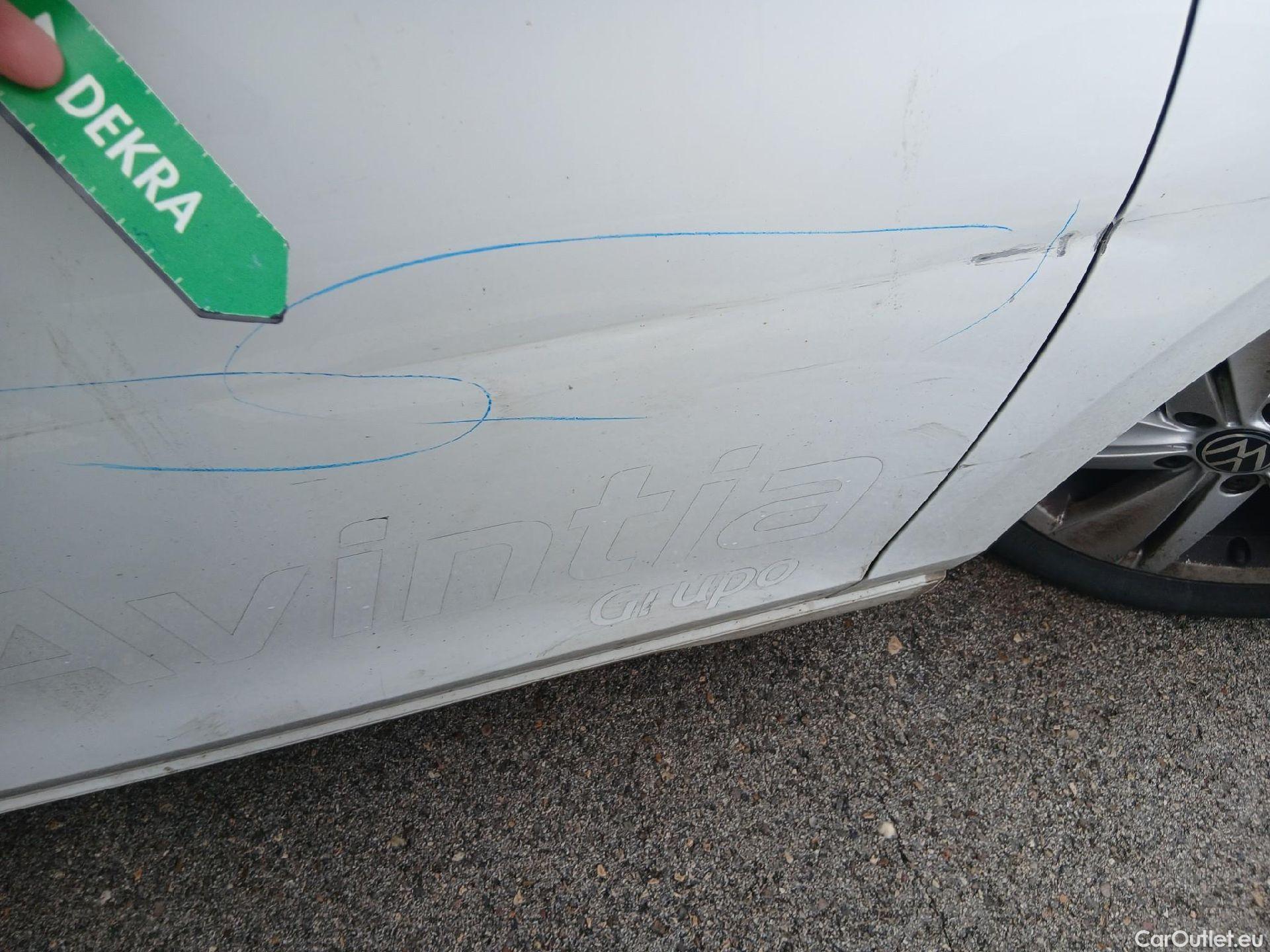  Volkswagen  Golf  VOLKSWAGEN / 2020 / 5P / berlina con portón 2.0 TDI 85kW (115CV) #30