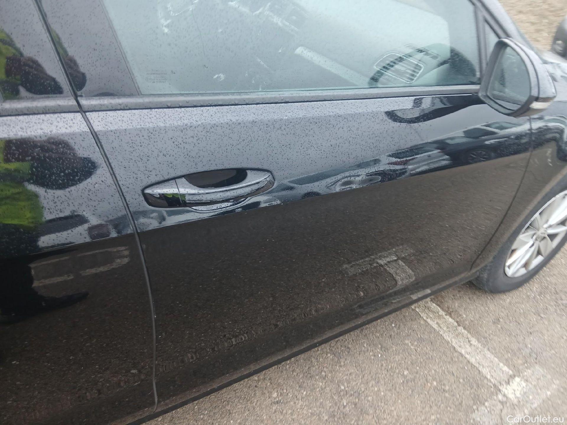  Volkswagen  Golf  VOLKSWAGEN / 2016 / 5P / berlina con portón Last Edition 1.6 TDI 85kW (115CV) #22