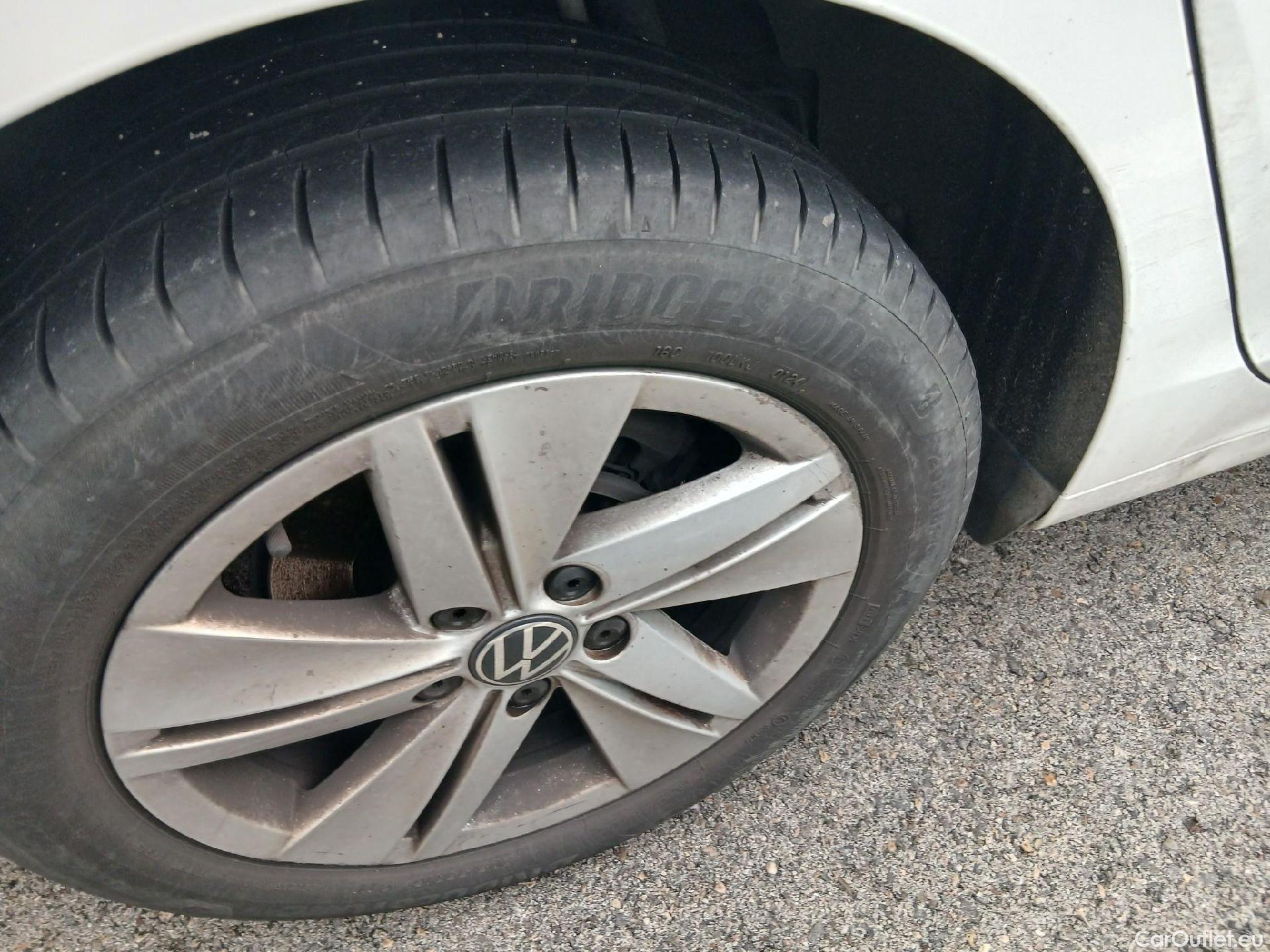  Volkswagen  Golf  VOLKSWAGEN / 2020 / 5P / berlina con portón 2.0 TDI 85kW (115CV) #1