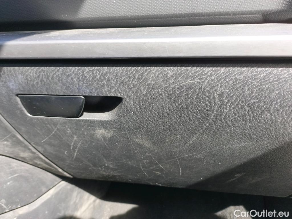  Land Rover  Discovery SEAT Nuevo León / 2020 / 5P / berlina con portón 1.5 eTSI 110kW DSG-7 S&S FR Go XL(SP) #21