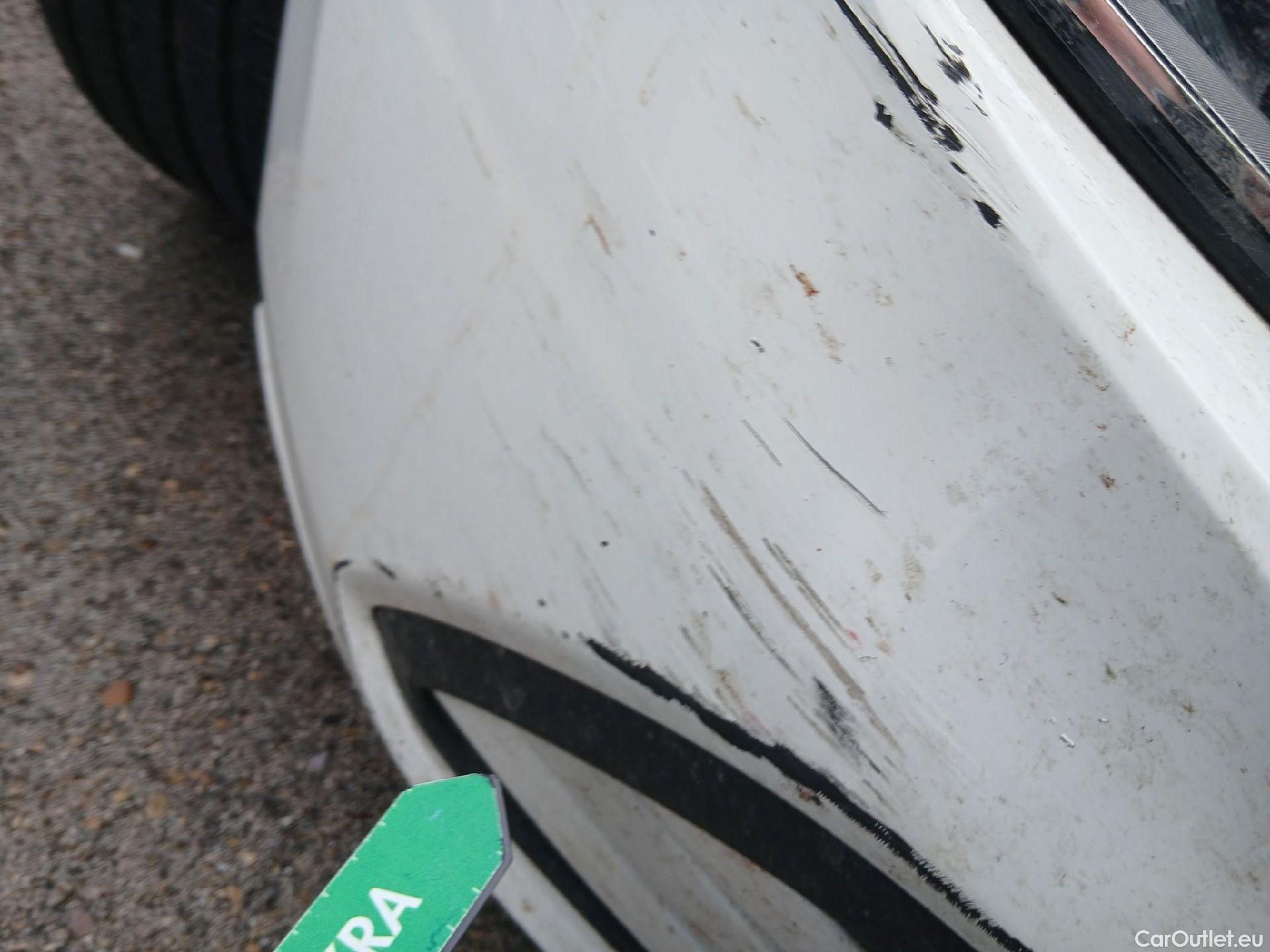  Volkswagen  Golf  VOLKSWAGEN / 2020 / 5P / berlina con portón 2.0 TDI 85kW (115CV) #12