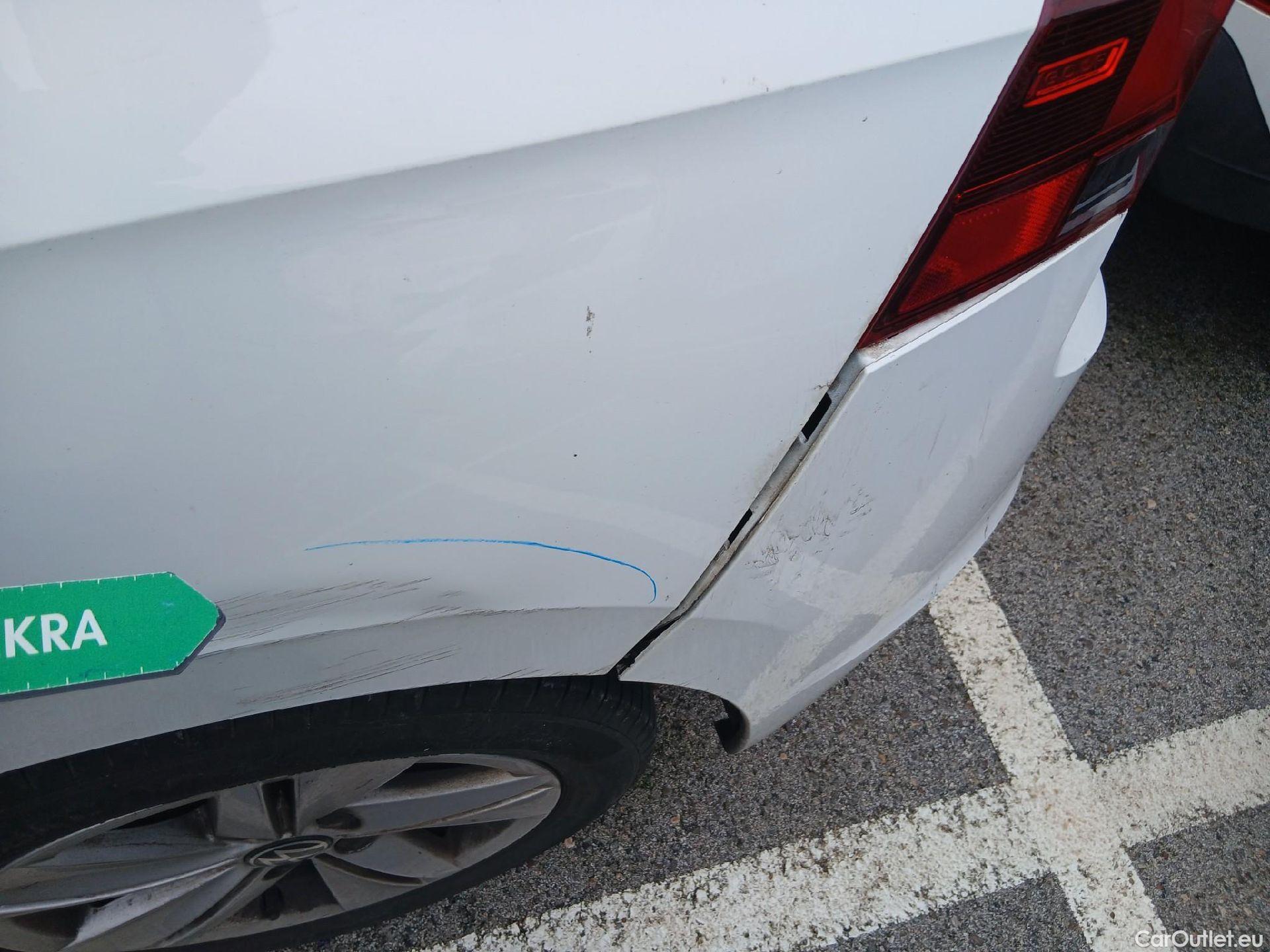  Volkswagen  Golf  VOLKSWAGEN / 2020 / 5P / berlina con portón 2.0 TDI 85kW (115CV) #21