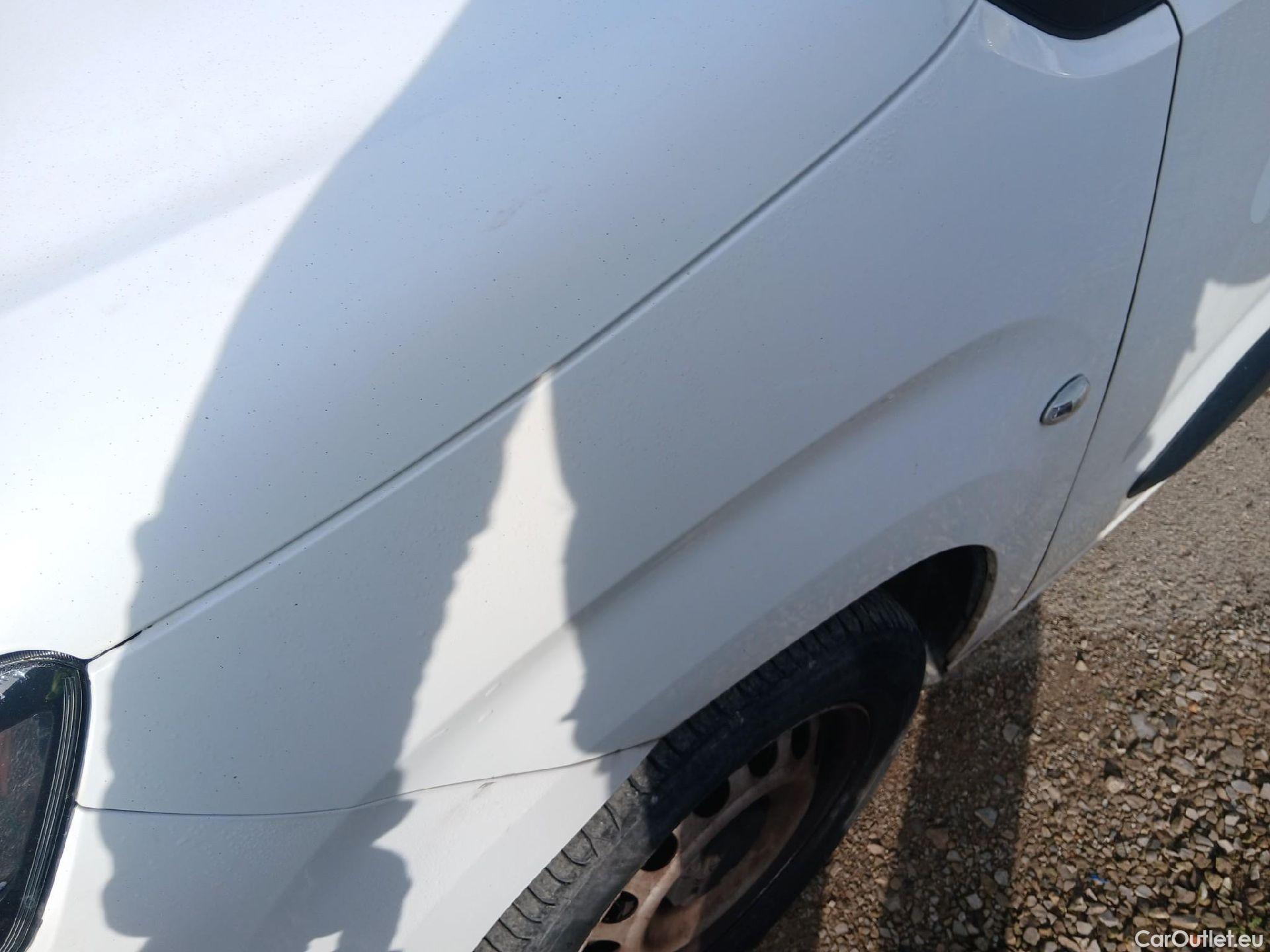  Citroen  Berlingo CITROEN  / 2018 / 4P / combi Talla M BlueHDi 100 LIVE (AC) #7