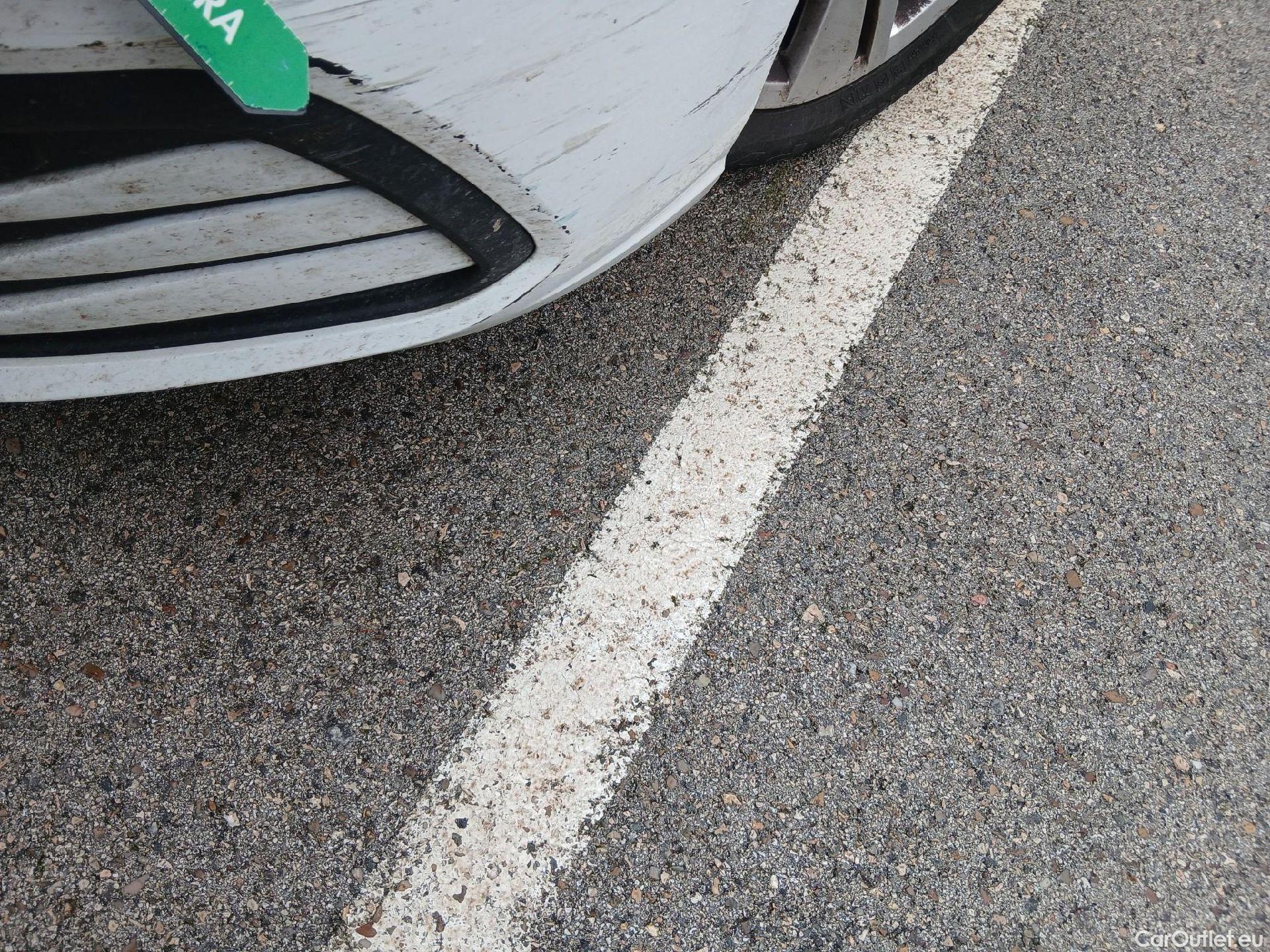  Volkswagen  Golf  VOLKSWAGEN / 2020 / 5P / berlina con portón 2.0 TDI 85kW (115CV) #11