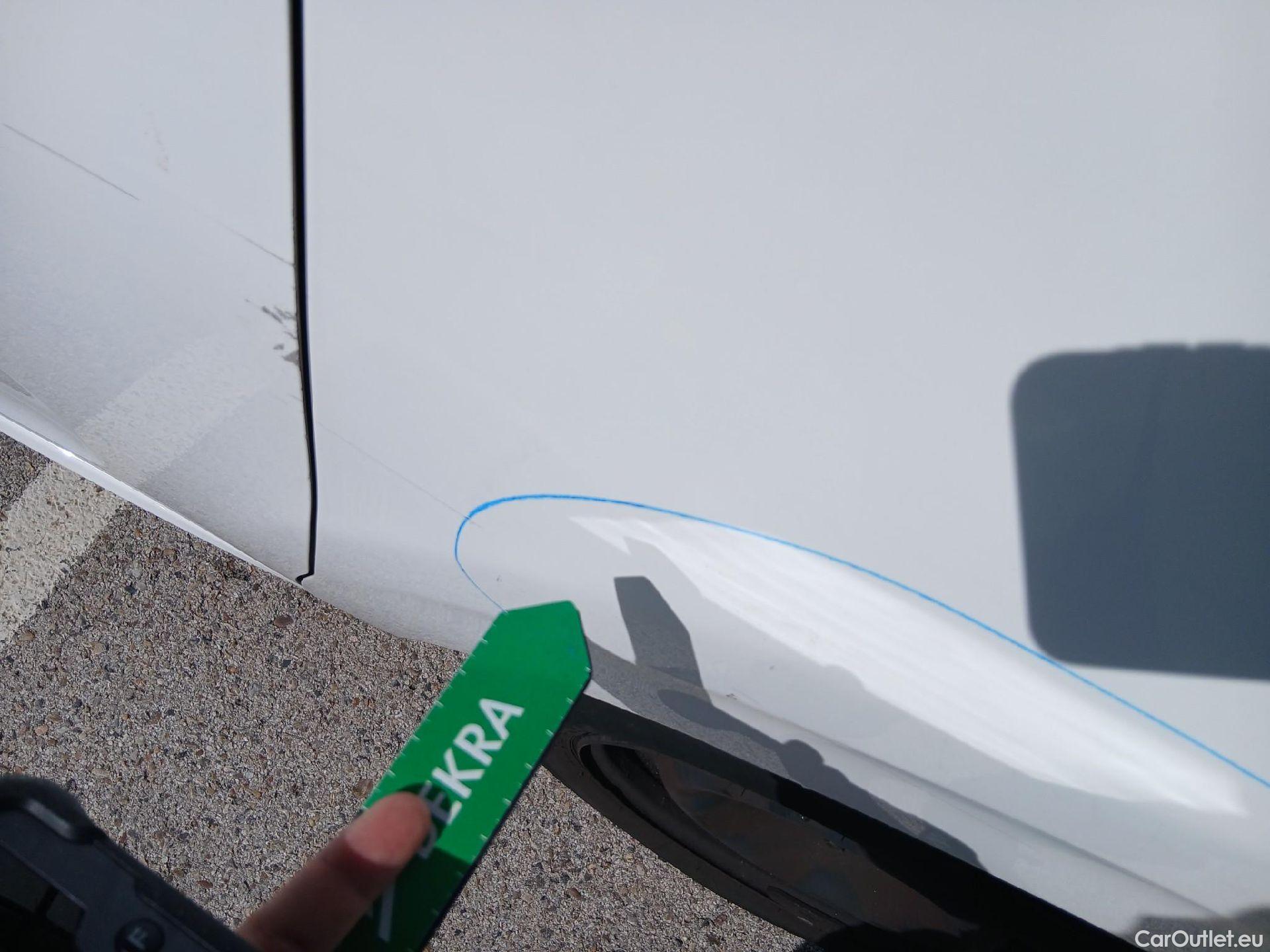  Citroen  C3 CITROEN  / 2016 / 5P / berlina comercial BlueHDi 73KW (100CV) S&S Comercial #32