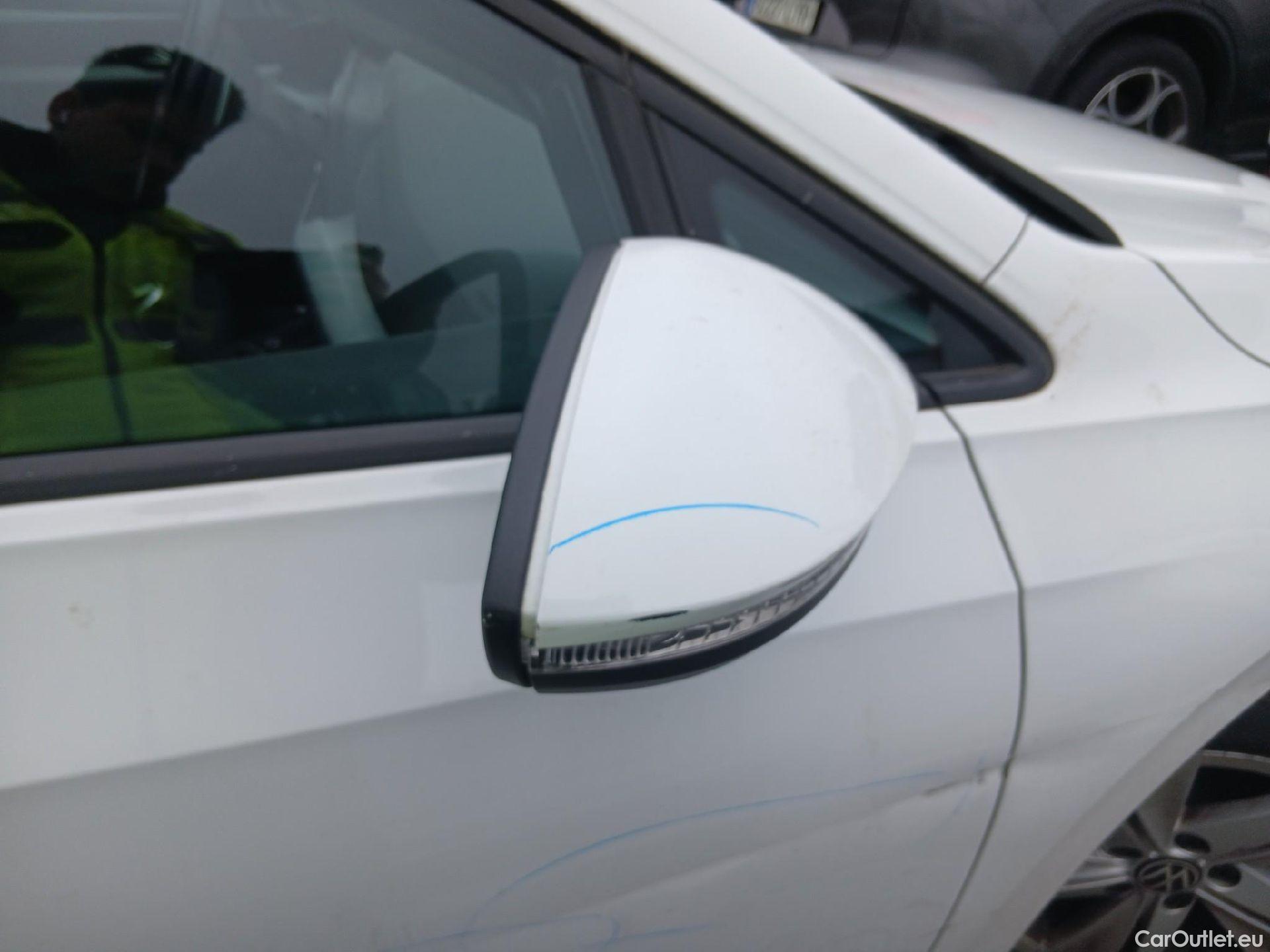  Volkswagen  Golf  VOLKSWAGEN / 2020 / 5P / berlina con portón 2.0 TDI 85kW (115CV) #33