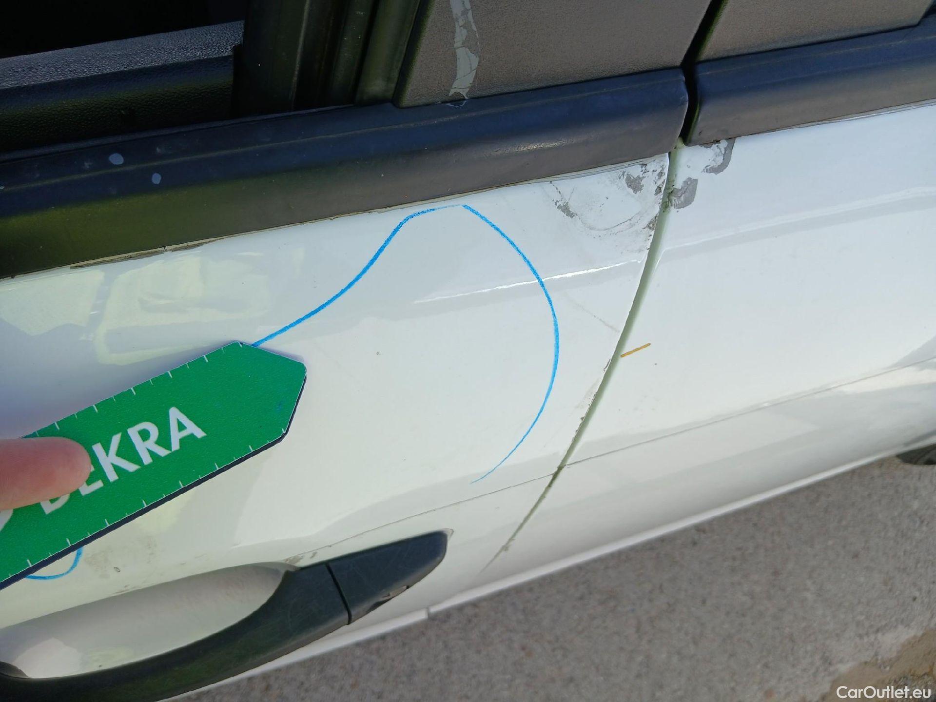  Citroen  C3 CITROEN  / 2016 / 5P / berlina comercial BlueHDi 73KW (100CV) S&S Comercial #12