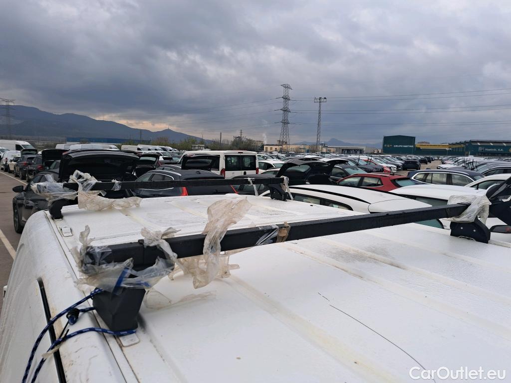  Citroen  Jumpy CITROEN  VU 4P 3G FURGÓN Talla M BlueHDi 85KW (115CV) 6v Confort #81