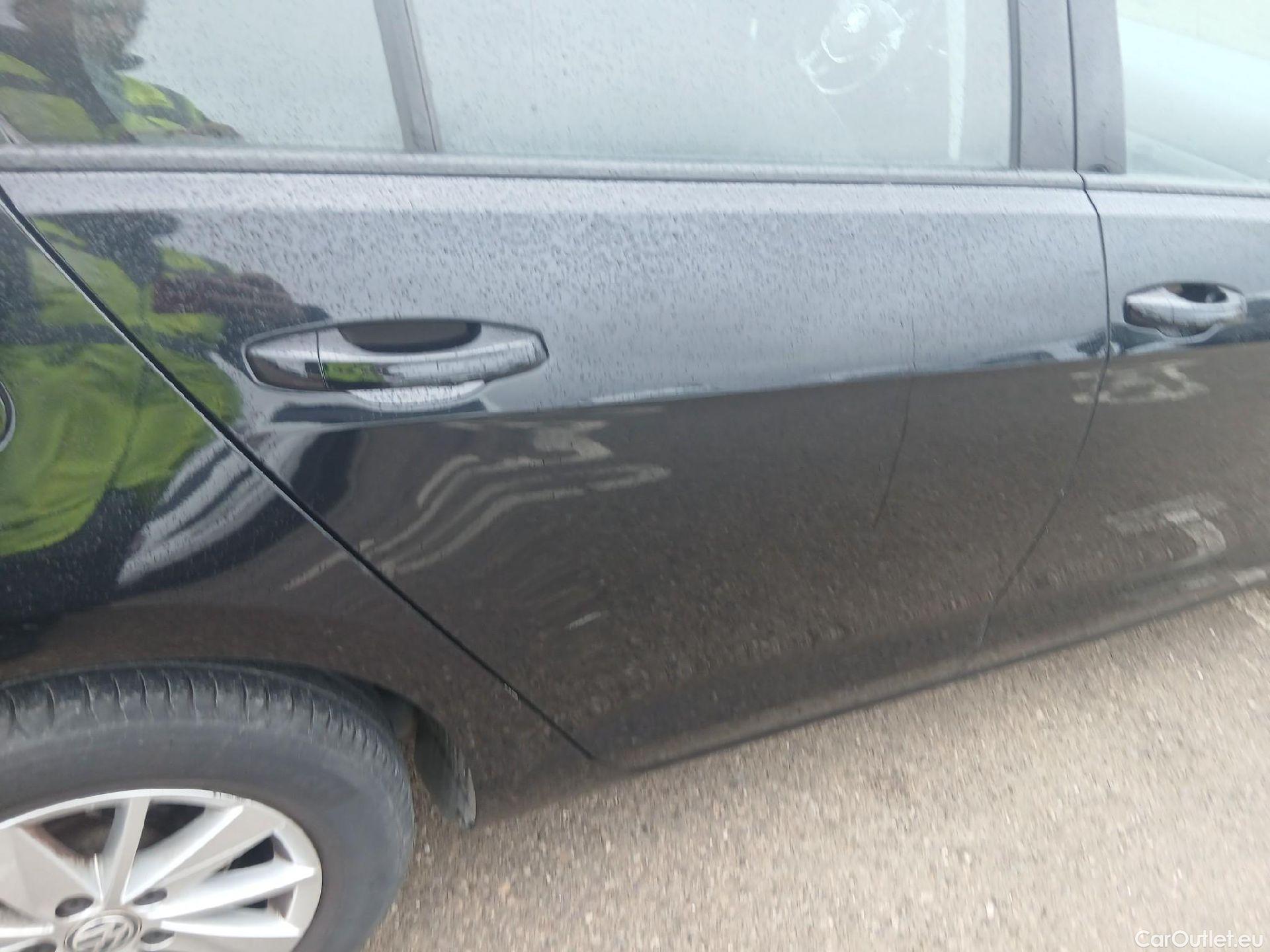  Volkswagen  Golf  VOLKSWAGEN / 2016 / 5P / berlina con portón Last Edition 1.6 TDI 85kW (115CV) #20