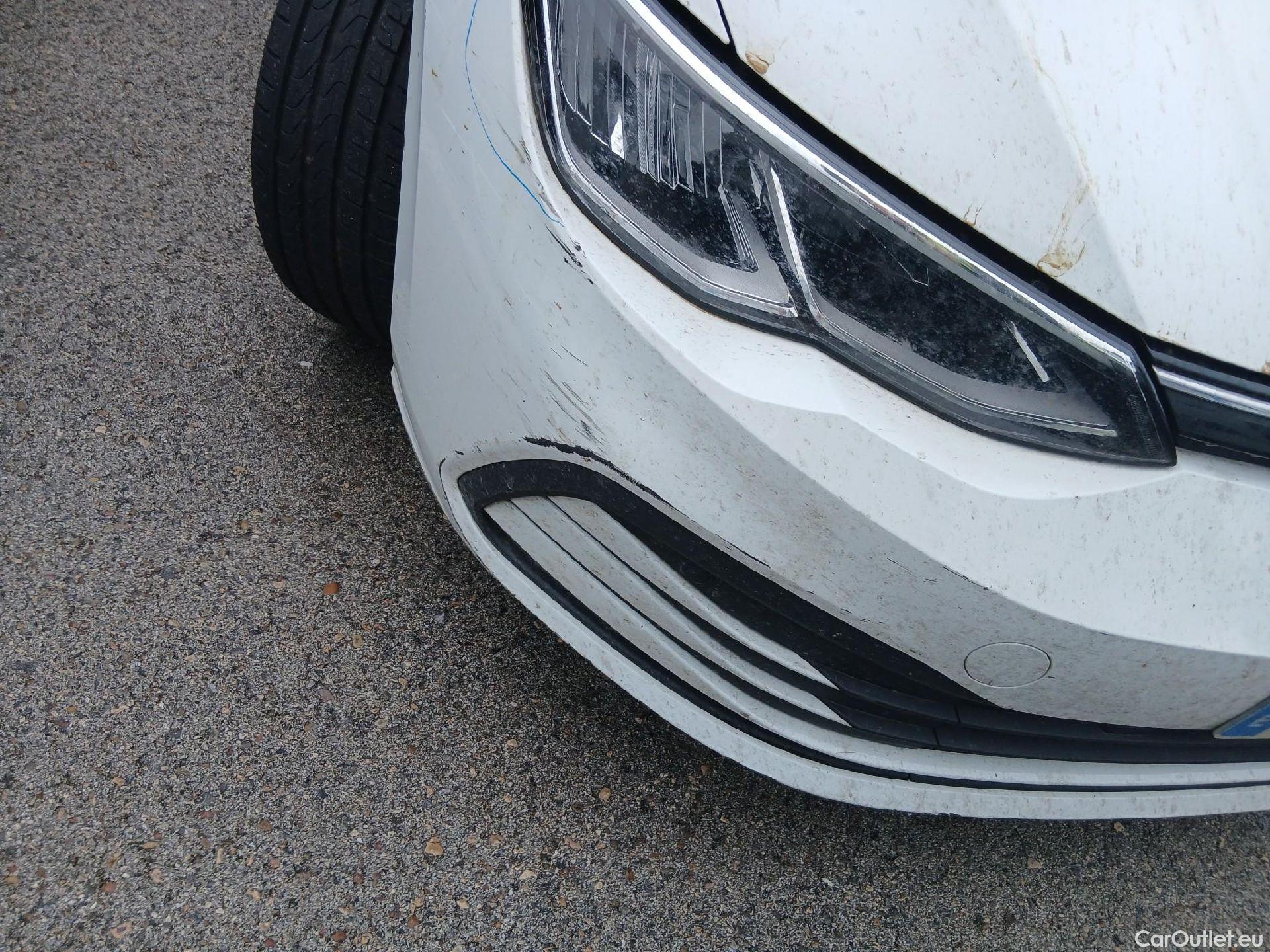  Volkswagen  Golf  VOLKSWAGEN / 2020 / 5P / berlina con portón 2.0 TDI 85kW (115CV) #13